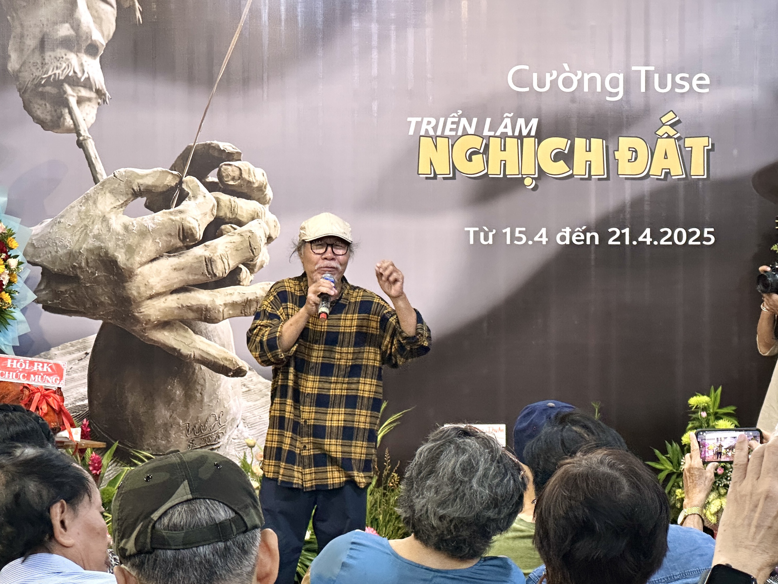 Cường Tuse gây "sốt" với tượng chân dung- Ảnh 1.