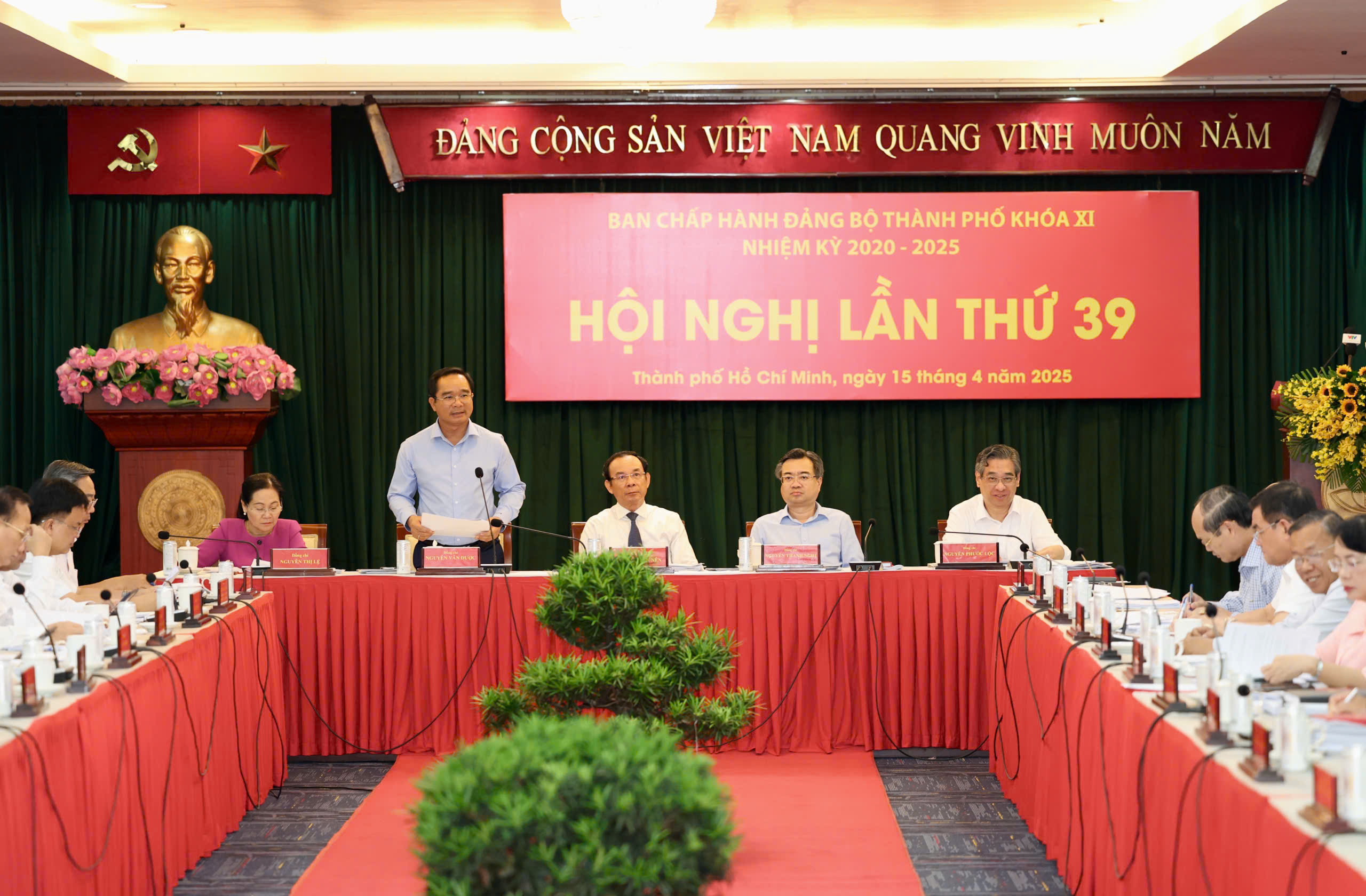 TP HCM - B&igrave;nh Dương v&agrave; B&agrave; Rịa - Vũng T&agrave;u s&aacute;p nhập: Phải l&agrave;m sao ngồi nh&agrave; vẫn l&agrave;m được thủ tục- Ảnh 1.