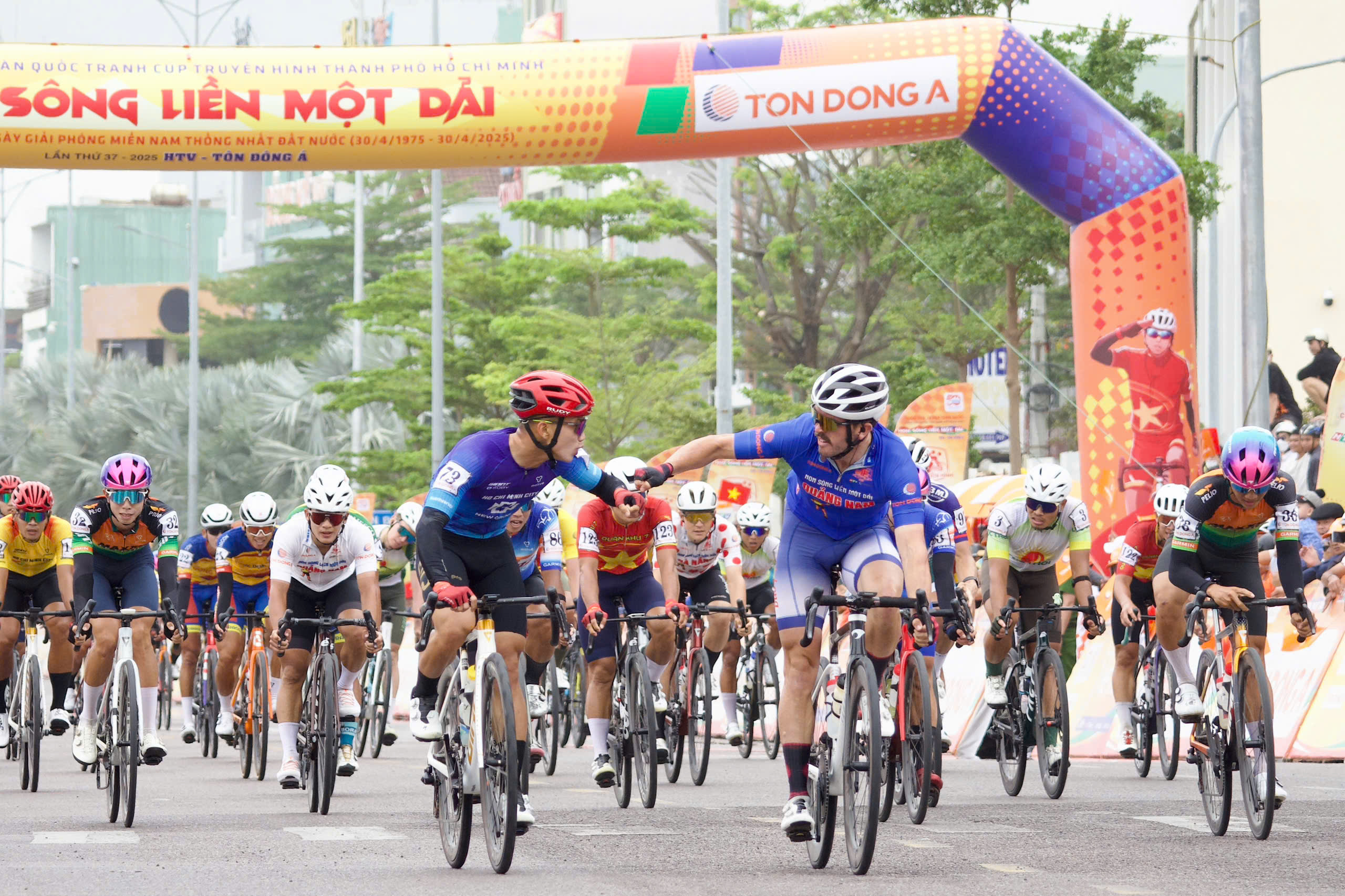 Cúp Truyền hình HTV-Tôn Đông Á 2025: Cuộc rượt đuổi nghẹt thở trên đường về Quy Nhơn- Ảnh 5.
