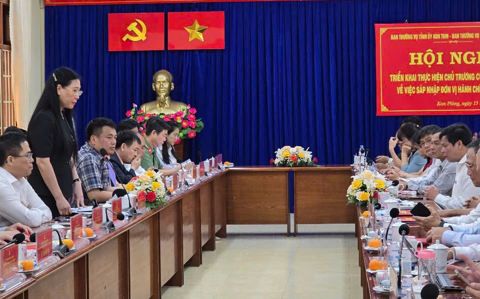Kon Tum và Quảng Ngãi làm việc về sáp nhập tỉnh