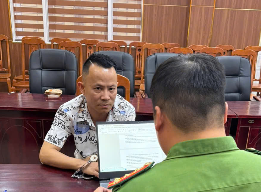 Triệt phá nhóm mại dâm “Lan Quế Phường”, lộ mặt ông trùm đường dây với 300 “kiều nữ”- Ảnh 1.