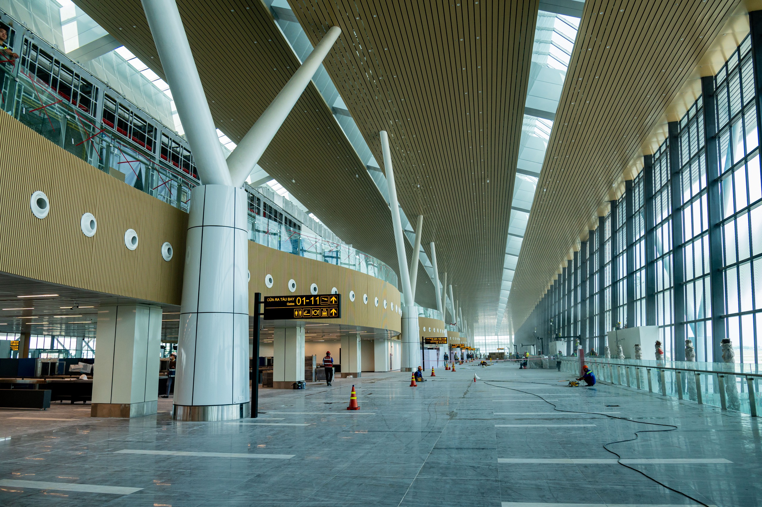Nhà ga T3 đón chuyến bay thương mại đầu tiên vào hôm nay (17-4)Ảnh: LAM GIANG