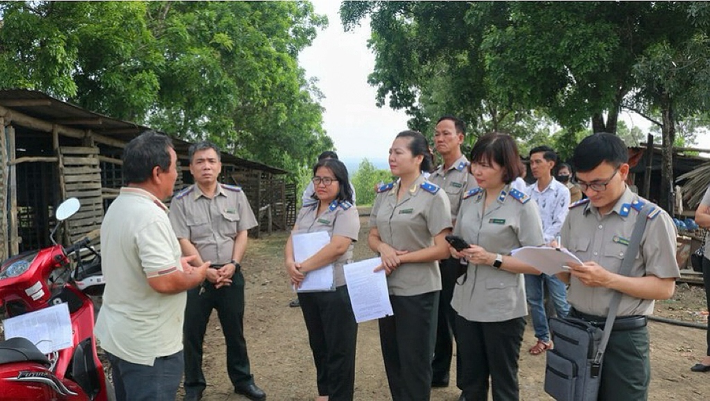 Lãnh đạo Tổng cục THA dân sự khảo sát thực tế tại các điểm phải THAẢnh: TỔNG CỤC THA DÂN SỰ
