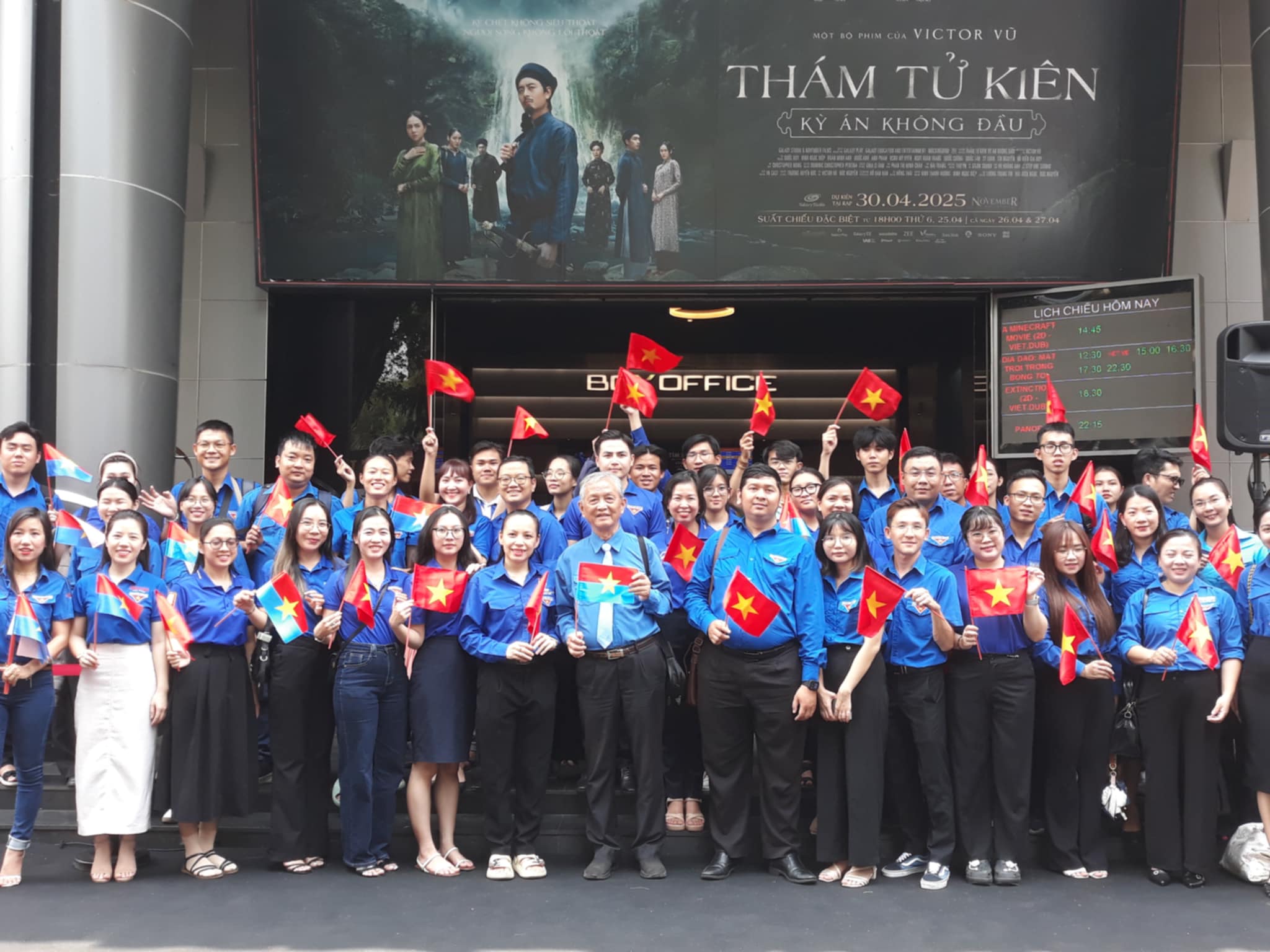 Anh h&ugrave;ng T&ocirc; Văn Đực bất ngờ với doanh thu "Địa đạo: Mặt trời trong b&oacute;ng tối"- Ảnh 6.