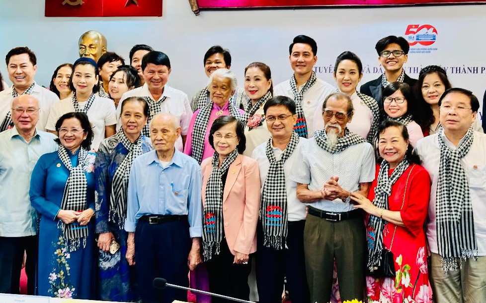Phát huy truyền thống, tiếp nối tương lai