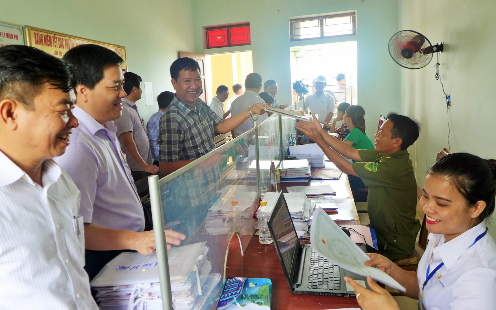 Kết thúc sử dụng người hoạt động không chuyên trách cấp xã