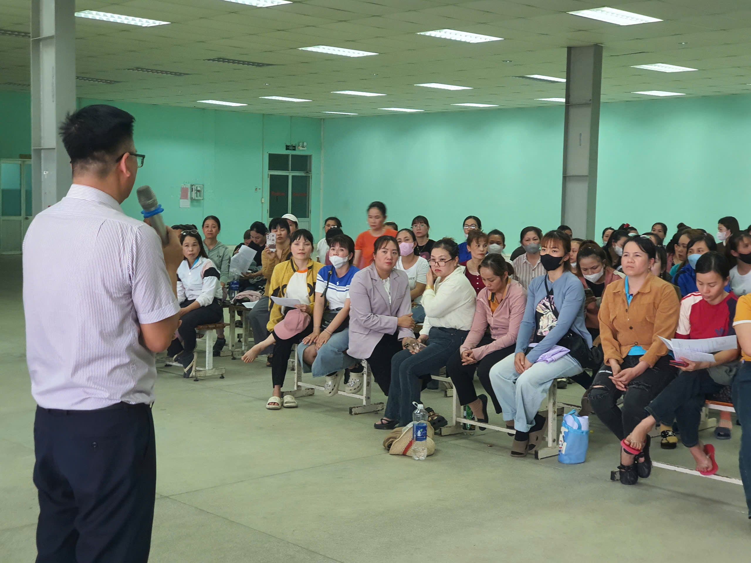 C&ocirc;ng ty Minh Ho&agrave;ng 2 hứa nộp 10,3 tỉ đồng BHXH, chi trả thưởng Tết cho c&ocirc;ng nh&acirc;n- Ảnh 3.