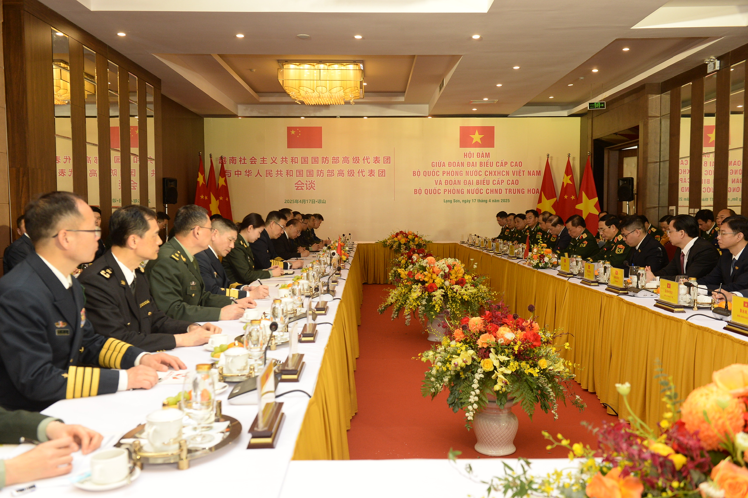 Bộ trưởng Phan Văn Giang đón Bộ trưởng Quốc phòng Trung Quốc sang Việt Nam giao lưu hữu nghị- Ảnh 16.