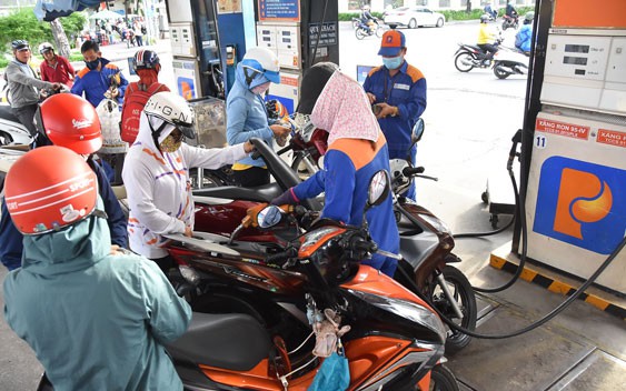 Giá xăng liên tiếp giảm, về dưới mốc 19.000 đồng/lít