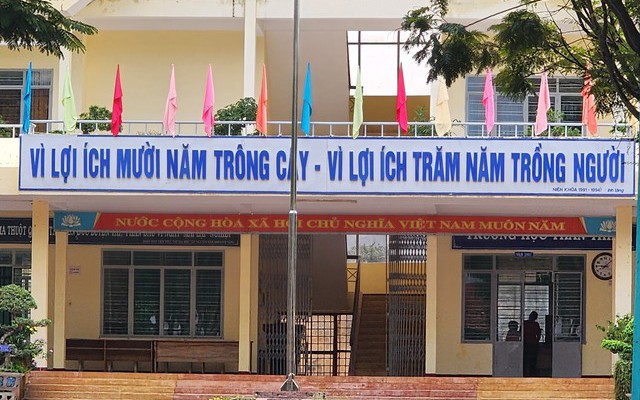 Kỷ luật Hiệu trưởng Trường THPT lâu đời nhất tỉnh Đắk Lắk