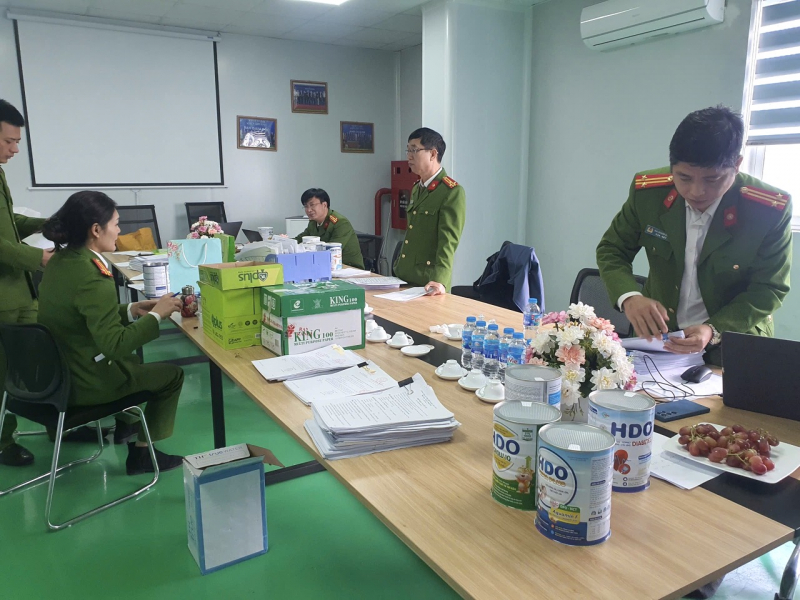 Toàn cảnh đường dây sản xuất, phân phối 573 loại sữa bột giả- Ảnh 1.