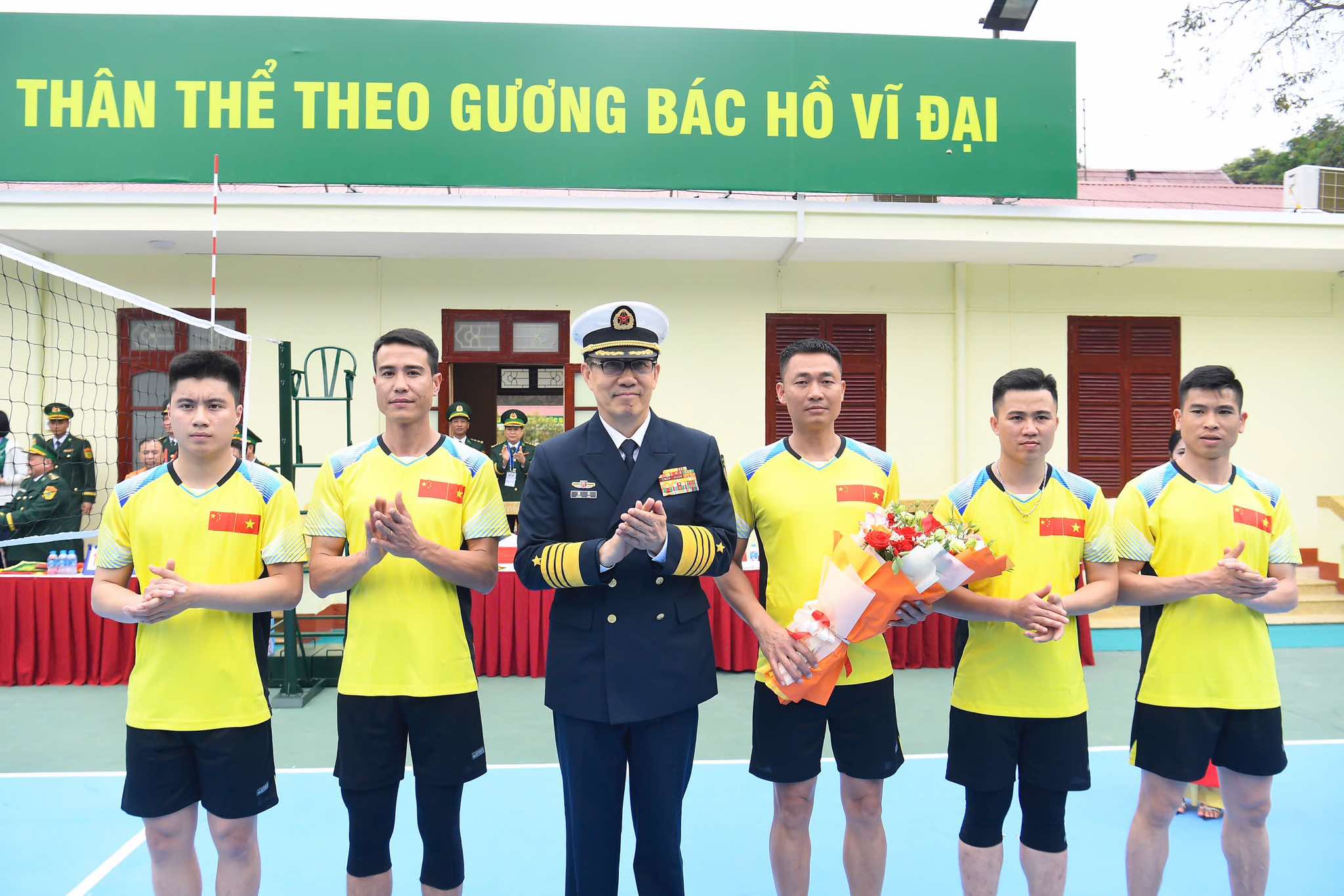 Bộ trưởng Phan Văn Giang đón Bộ trưởng Quốc phòng Trung Quốc sang Việt Nam giao lưu hữu nghị- Ảnh 12.