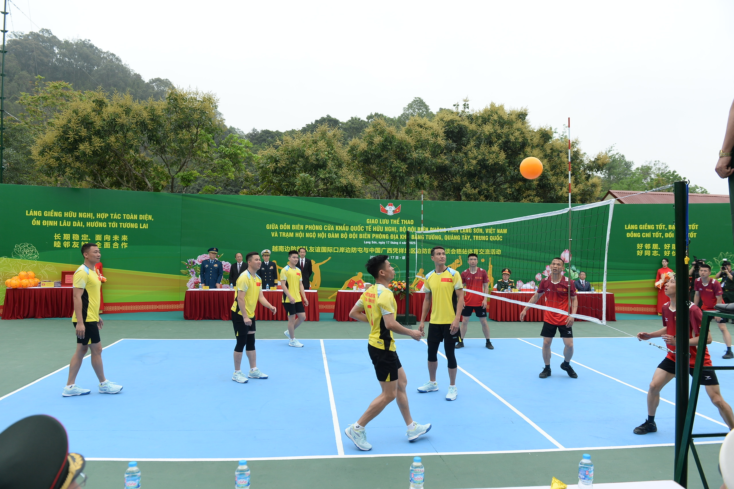 Bộ trưởng Phan Văn Giang đón Bộ trưởng Quốc phòng Trung Quốc sang Việt Nam giao lưu hữu nghị- Ảnh 10.