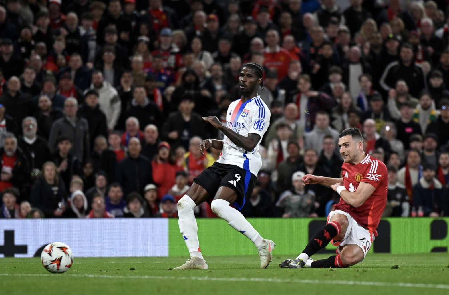 9 bàn thắng vỡ òa sân Old Trafford, Man United đoạt vé bán kết Europa League- Ảnh 3.