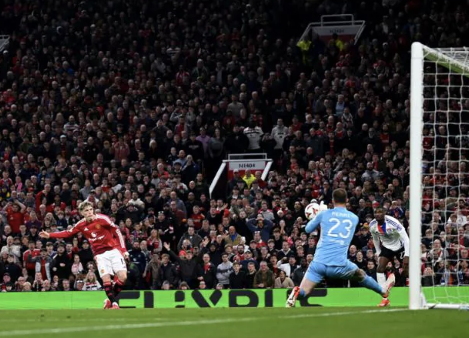 9 bàn thắng vỡ òa sân Old Trafford, Man United đoạt vé bán kết Europa League- Ảnh 5.