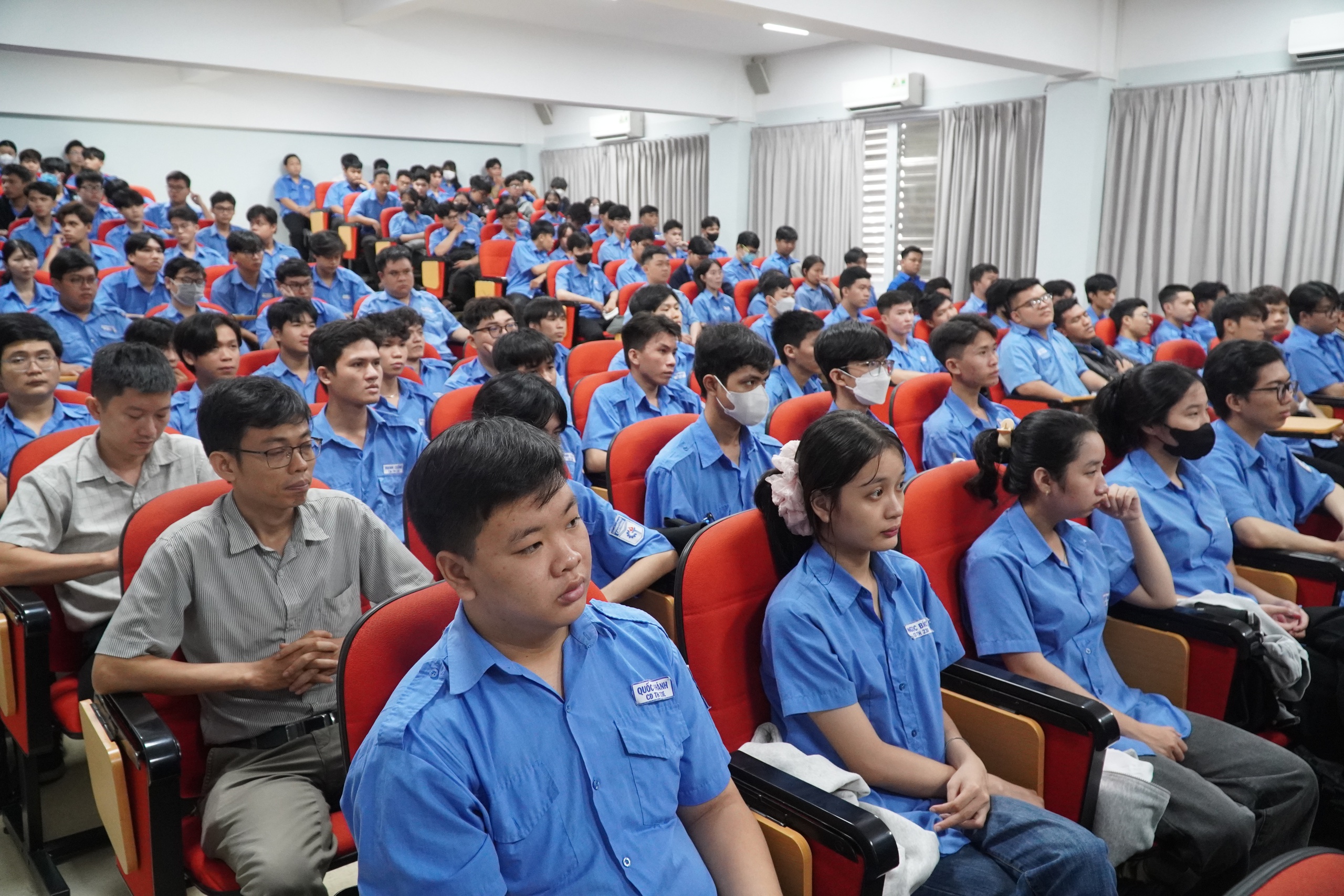 Sinh viên công nghệ thông tin "lập trình" tư duy để làm chủ AI- Ảnh 3.