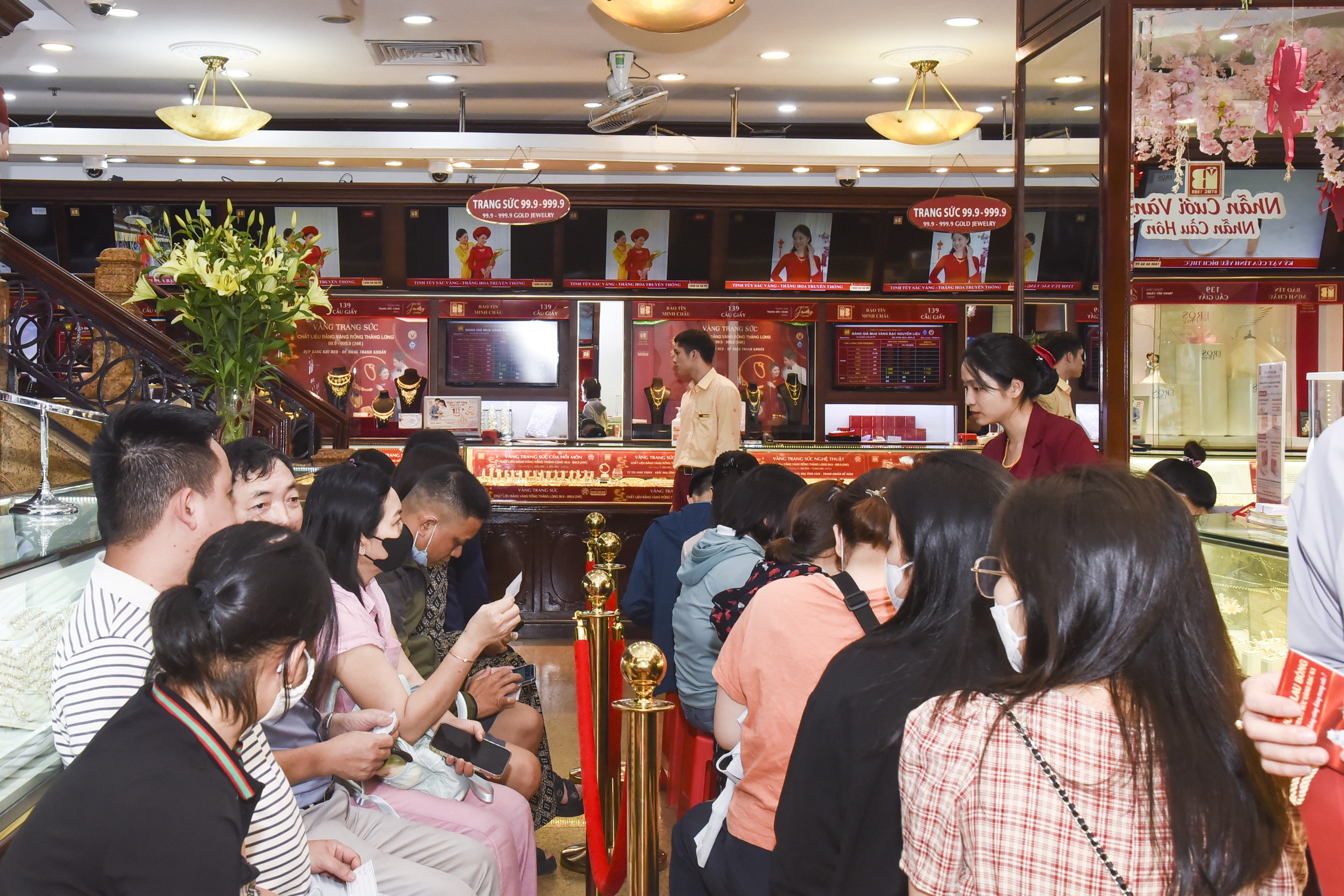 Ph&oacute; Thủ tướng chỉ đạo n&oacute;ng về diễn biến gi&aacute; v&agrave;ng trong nước- Ảnh 1.