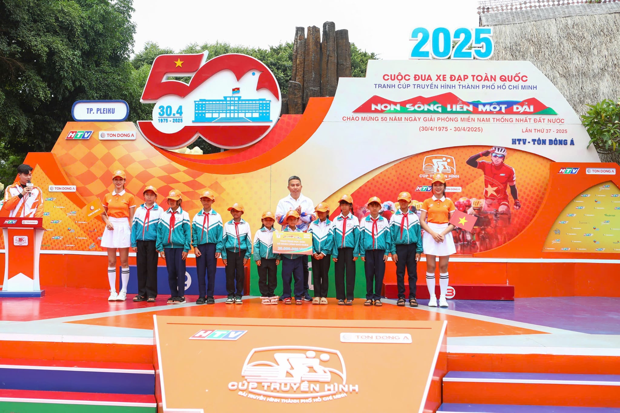 Chặng 13 C&uacute;p truyền h&igrave;nh HTV - T&ocirc;n Đ&ocirc;ng &Aacute; 2025: Chiến thắng k&eacute;p cho Le Fruit Maxxis Đồng Nai- Ảnh 9.