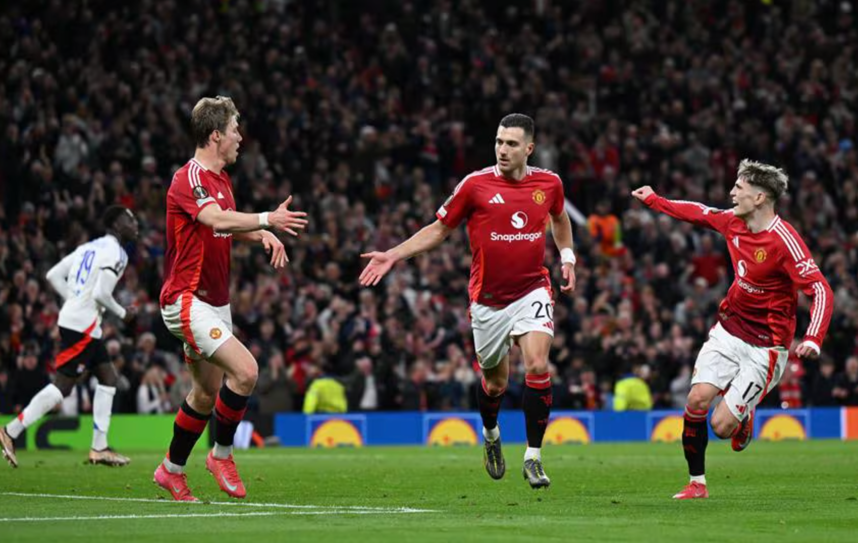 9 bàn thắng vỡ òa sân Old Trafford, Man United đoạt vé bán kết Europa League- Ảnh 4.
