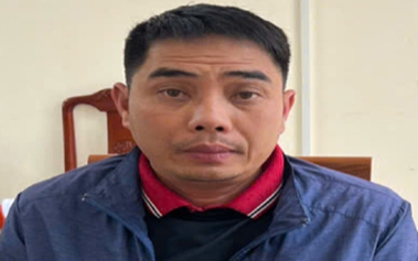 Bắt một giám đốc mỏ đất