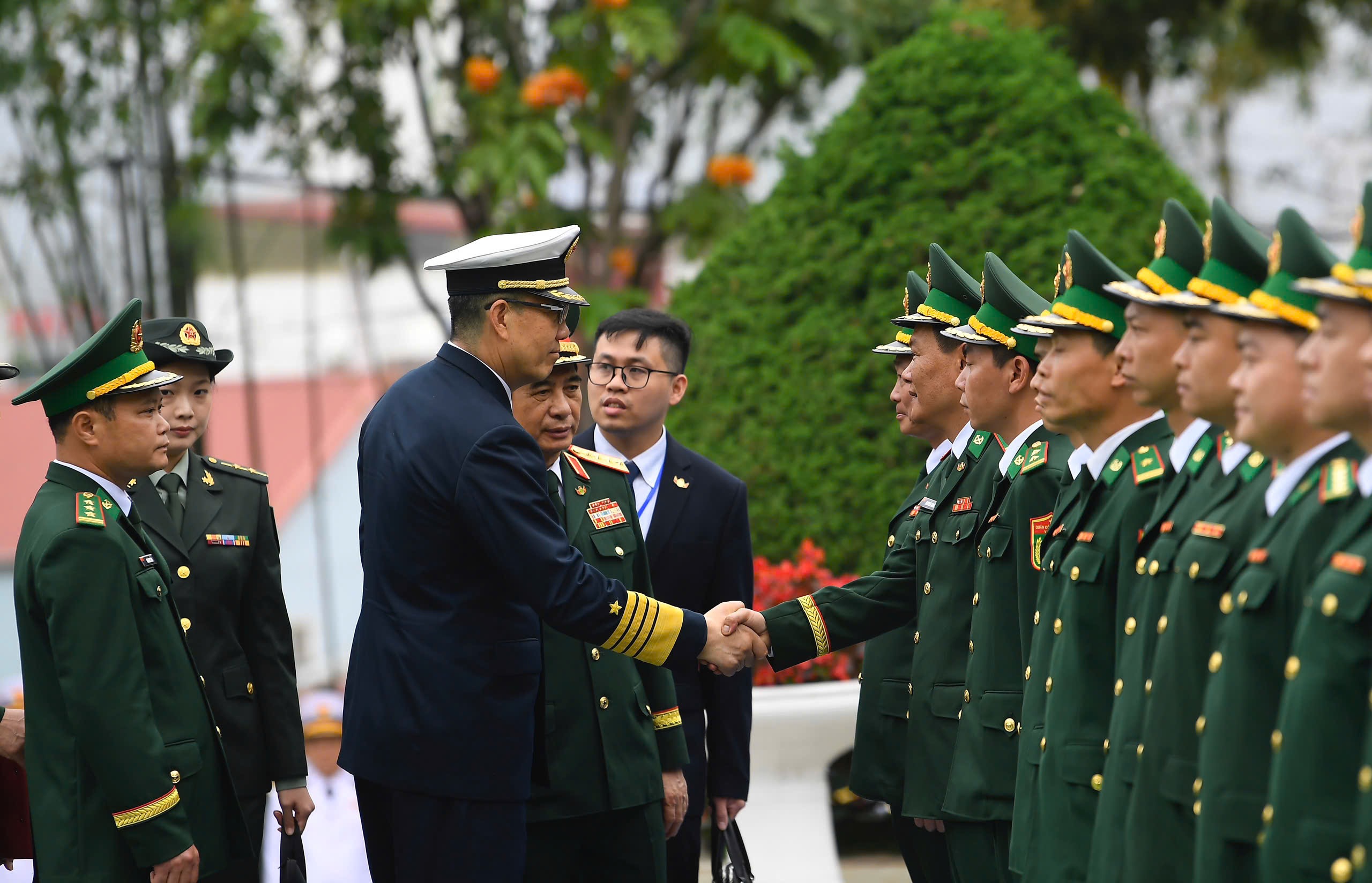 Bộ trưởng Phan Văn Giang đón Bộ trưởng Quốc phòng Trung Quốc sang Việt Nam giao lưu hữu nghị- Ảnh 8.