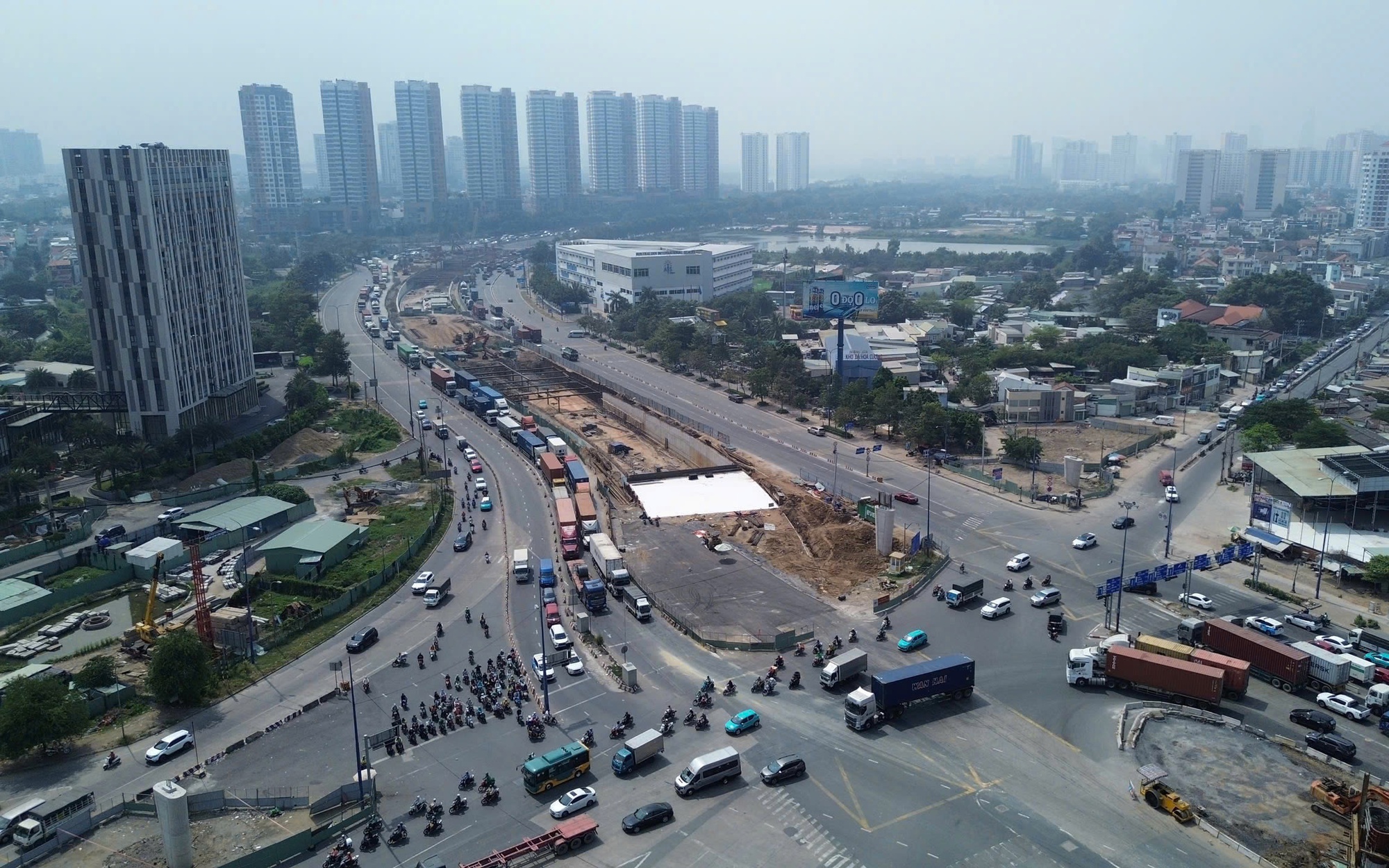 50 NĂM GIƯƠNG CAO NGỌN CỜ ĐẦU (*): Cất cánh, bay cao trên những đường băng