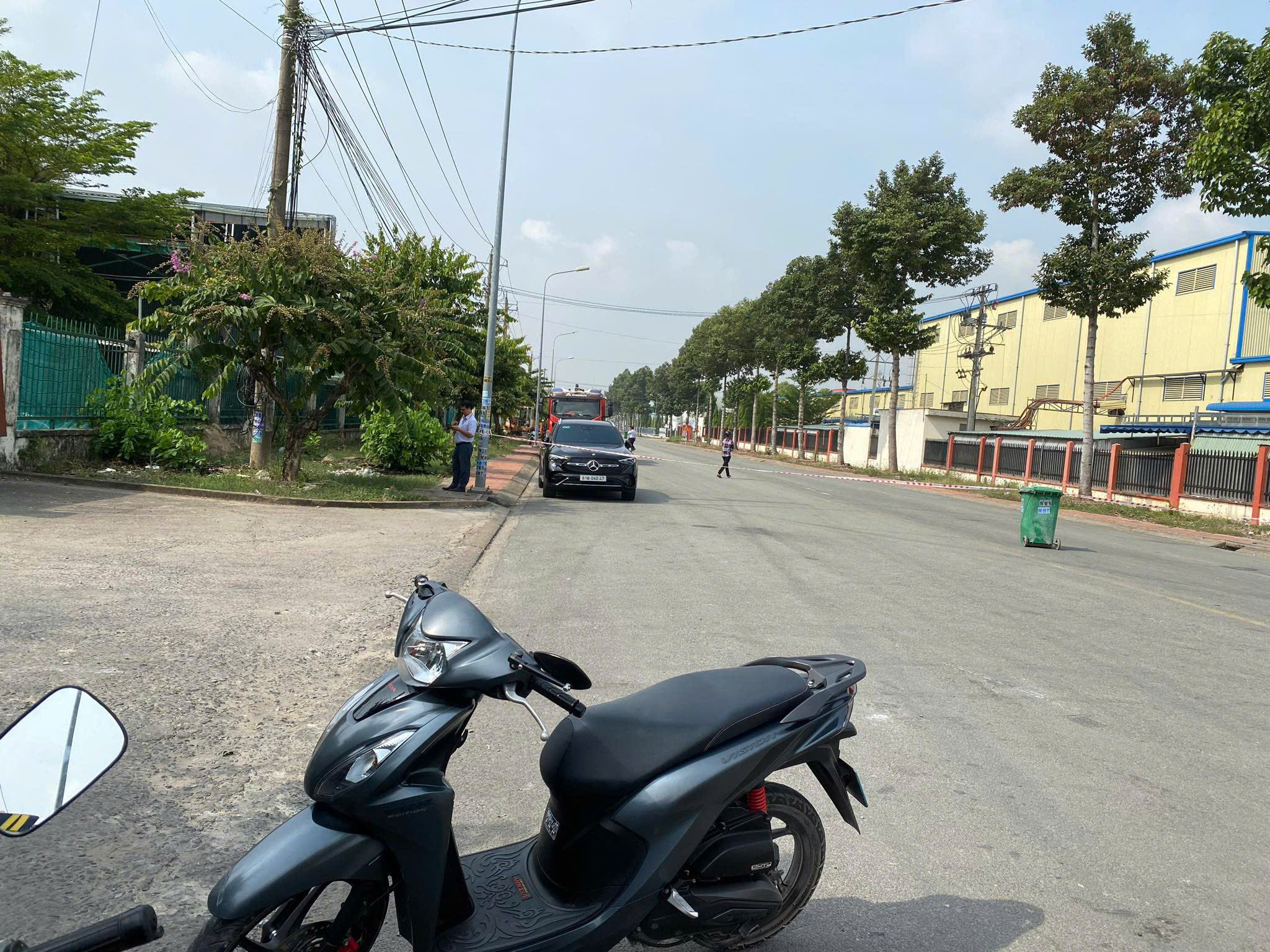 Vừa sập sàn công trình đang thi công ở Bình Dương, ít nhất 3 người tử vong- Ảnh 2.