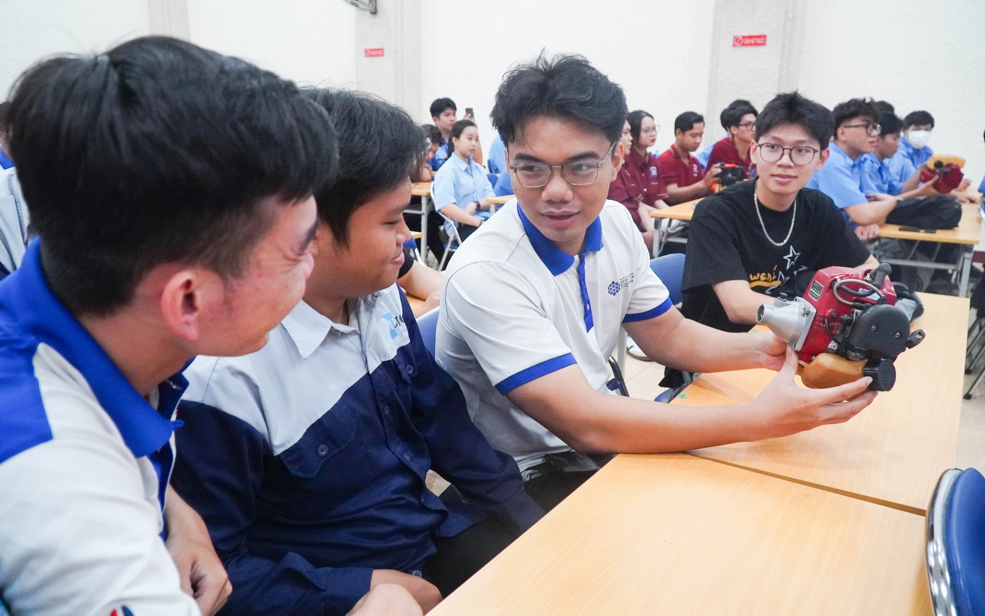 Đề xuất cho sinh viên vay 5 triệu đồng mỗi tháng để theo học các ngành công nghệ