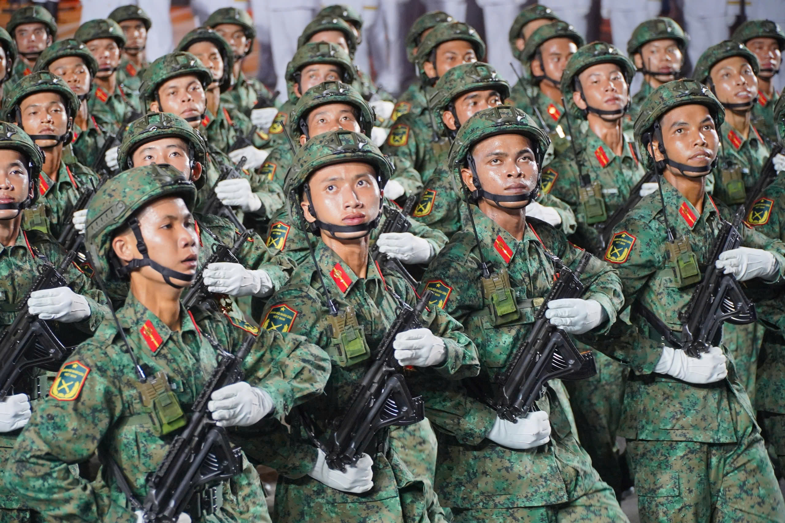 Th&ocirc;ng điệp h&agrave;o h&ugrave;ng được gửi đi từ mỗi khối diễu binh, diễu h&agrave;nh- Ảnh 17.