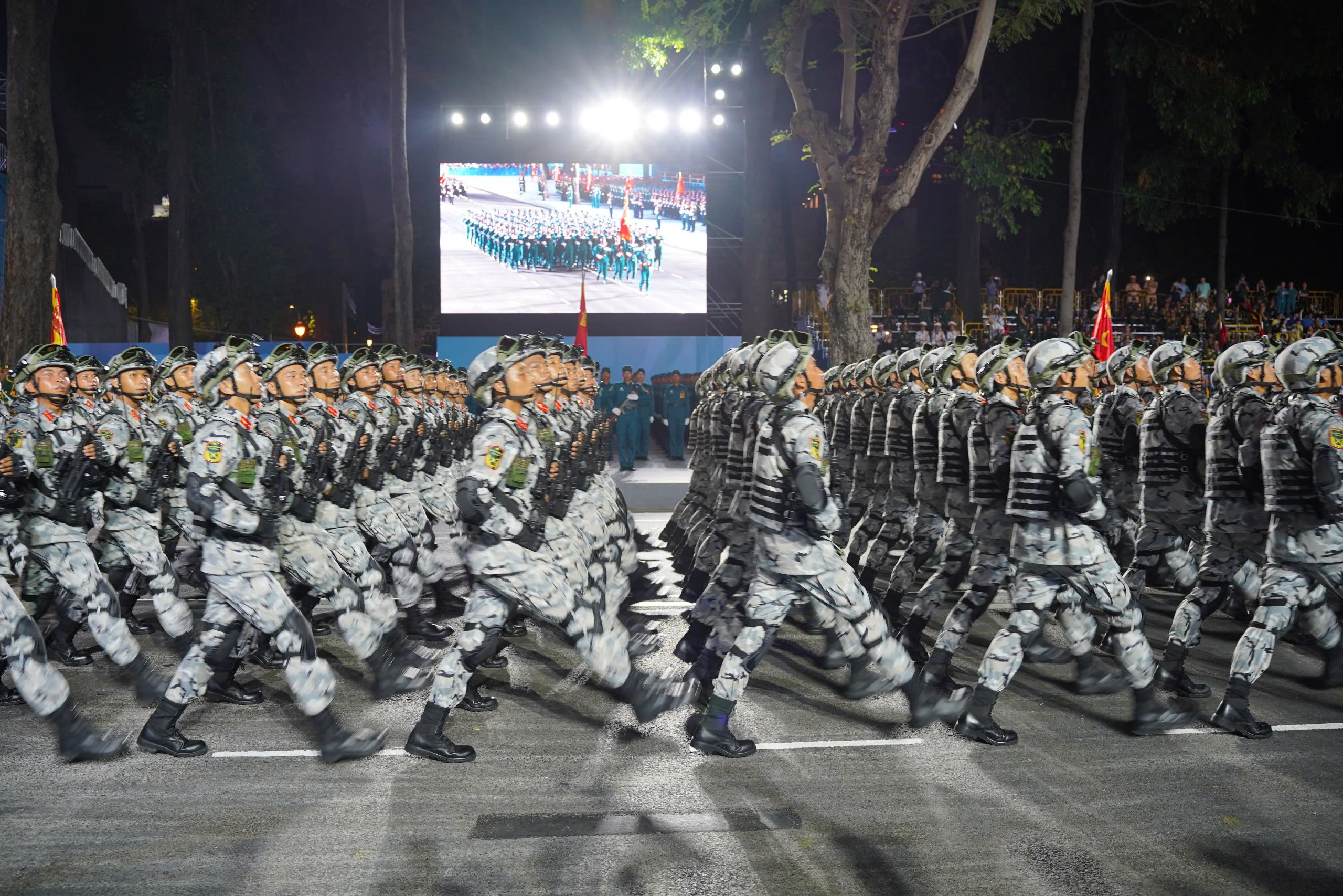 Th&ocirc;ng điệp h&agrave;o h&ugrave;ng được gửi đi từ mỗi khối diễu binh, diễu h&agrave;nh- Ảnh 20.