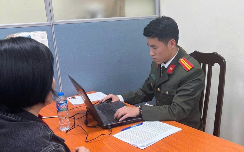 Livestream thông tin sai sự thật tại điểm cấp đổi GPLX, người phụ nữ bị xử lý