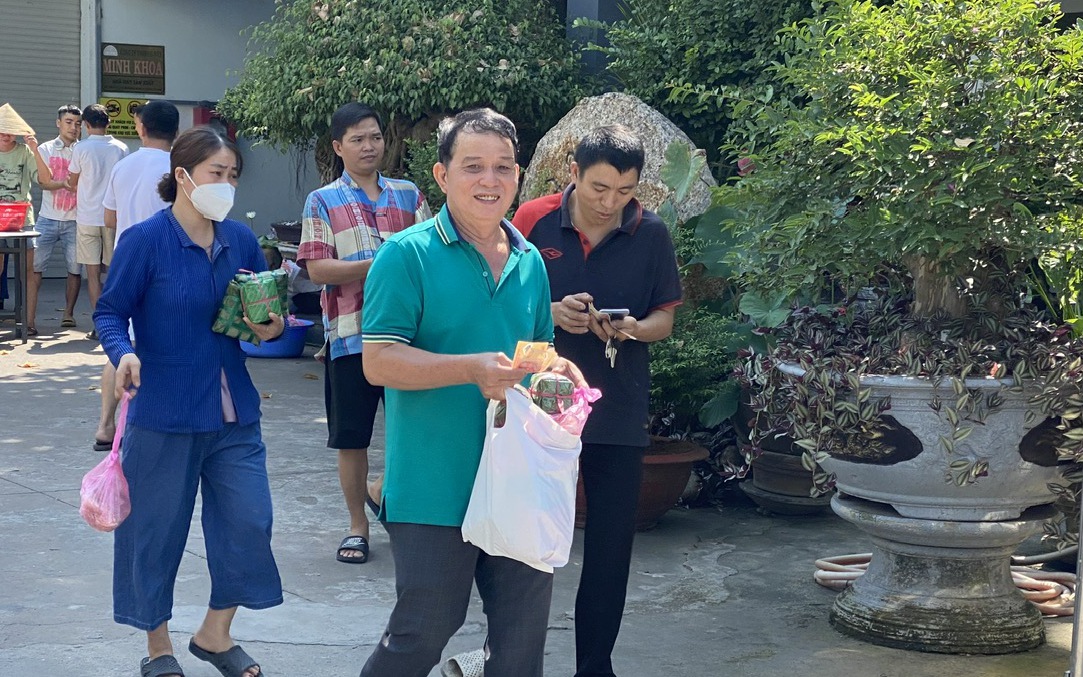 Doanh nghiệp cho công nhân nghỉ lễ dài ngày, thưởng cao