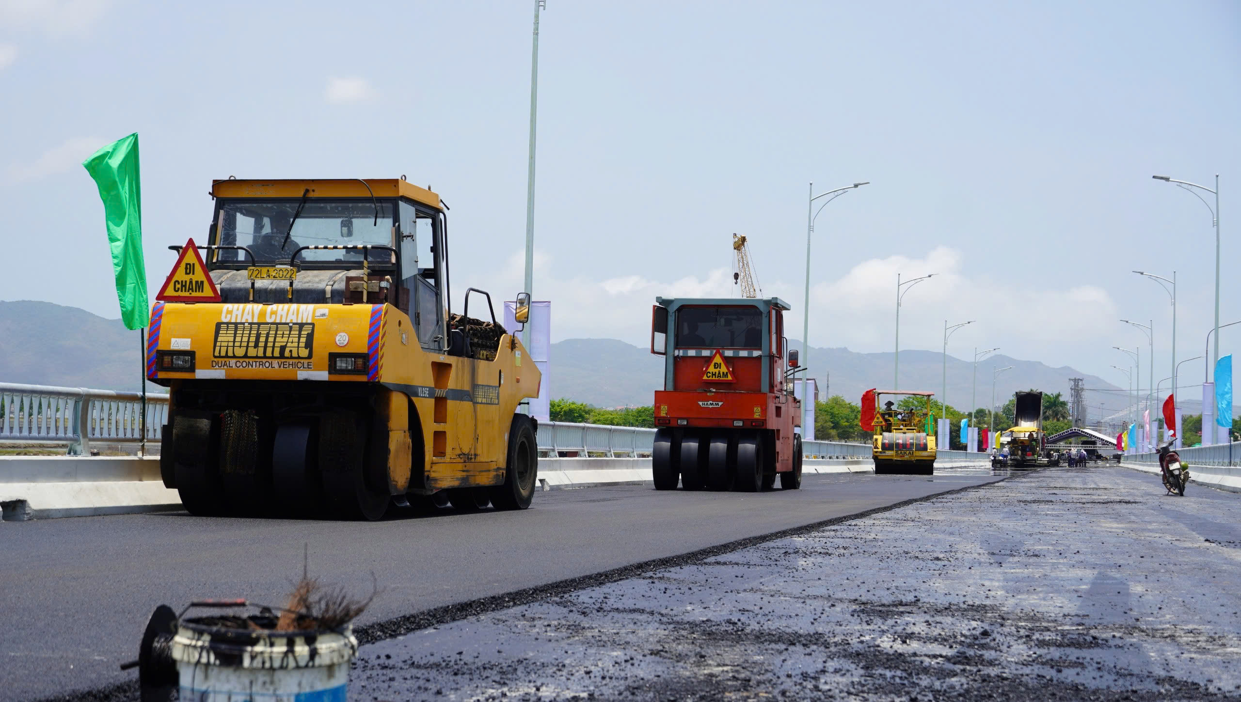 Cận cảnh đường cao tốc, đường ven biển ở Bà Rịa - Vũng Tàu trước ngày thông xe- Ảnh 2.