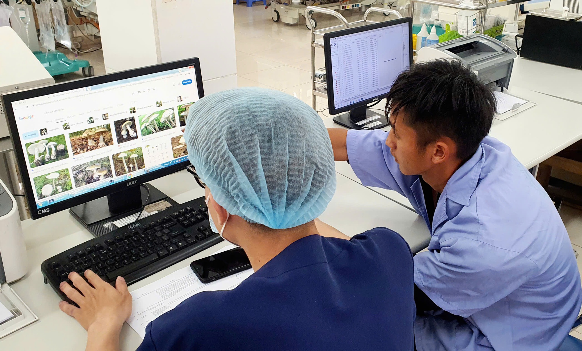 Vợ chồng trẻ hôn mê sau bữa cơm có nấm trắng- Ảnh 1.