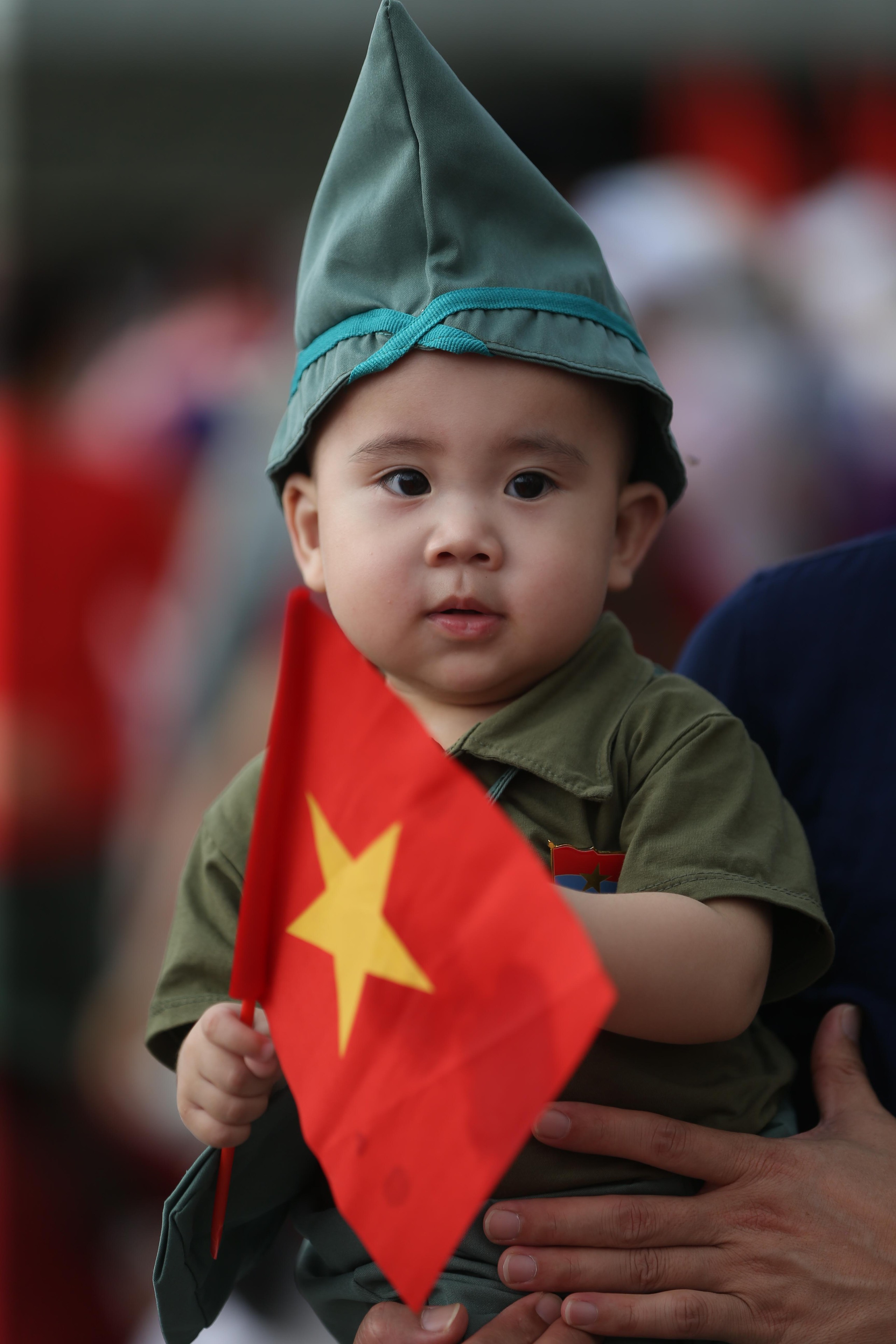 Máy bay chiến đấu, trực thăng kéo cờ Tổ quốc hợp luyện bay trên bầu trời TP HCM- Ảnh 10.