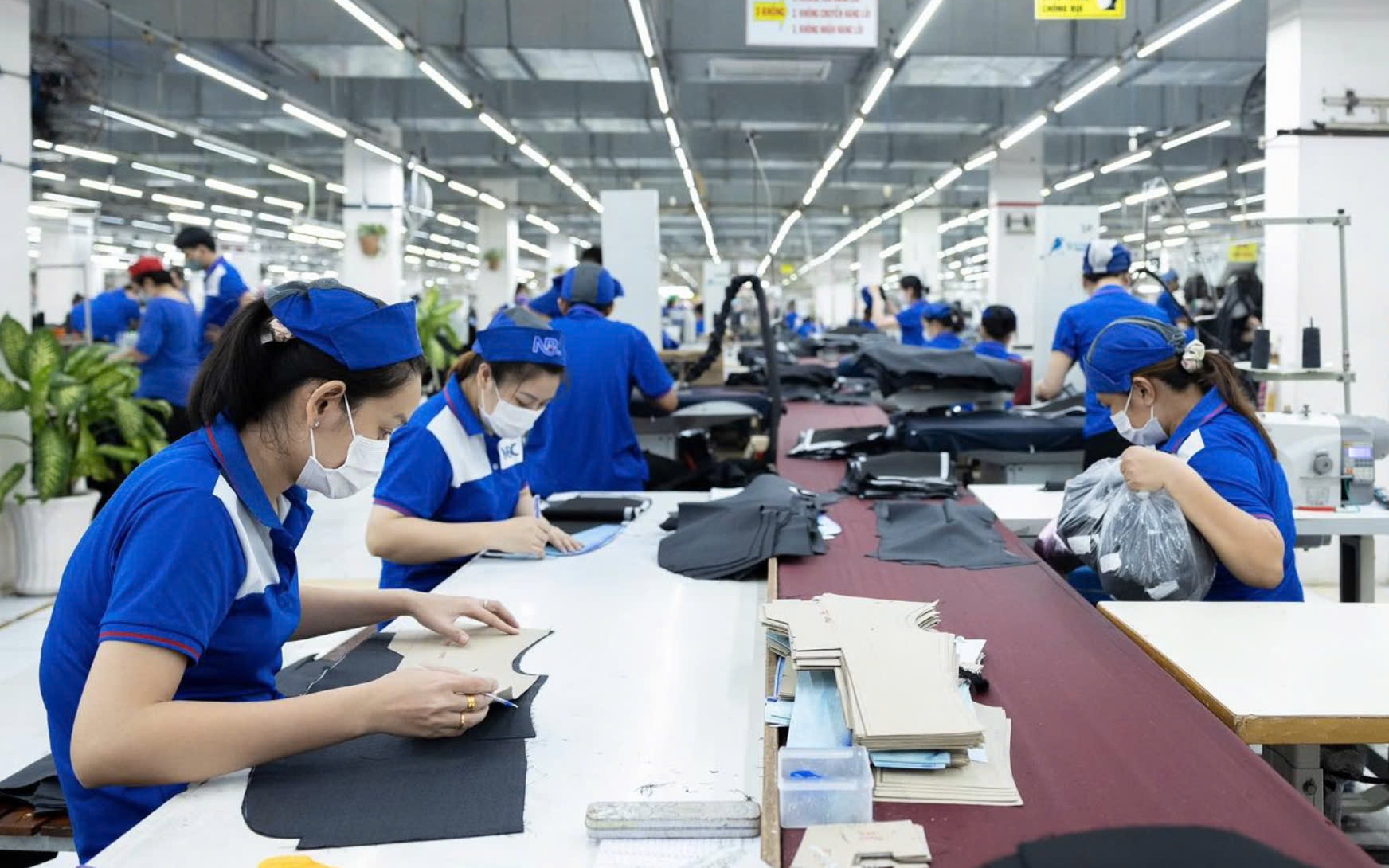 Giữ ổn định việc làm cho người lao động