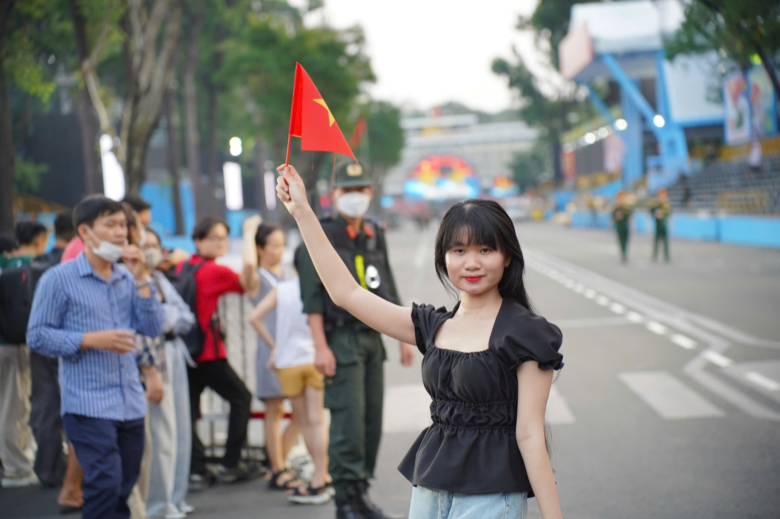 Ho&agrave;nh tr&aacute;ng tổng hợp luyện diễu binh, diễu h&agrave;nh lễ 30-4 tại TP HCM- Ảnh 4.