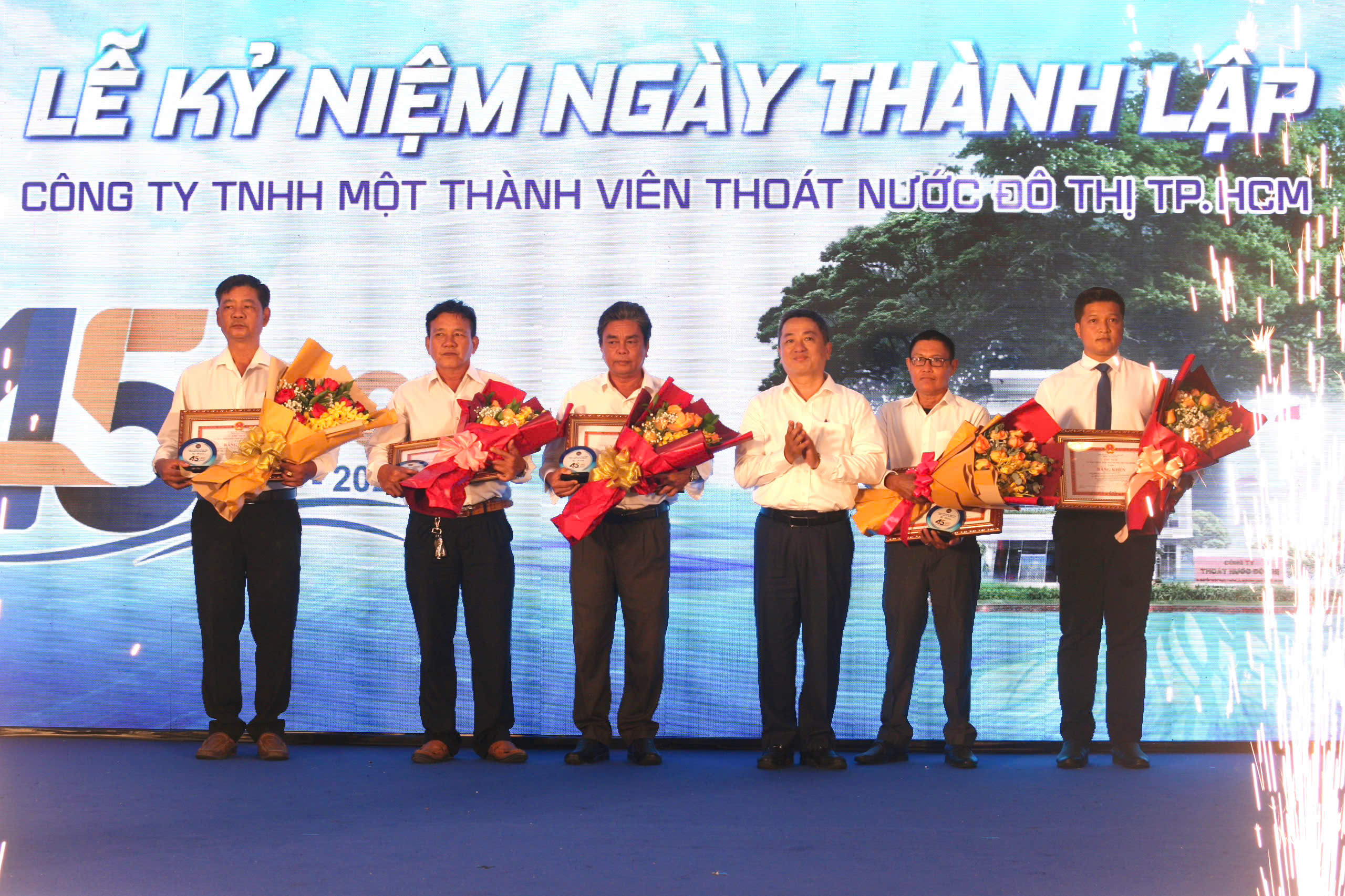 45 năm th&agrave;nh lập C&ocirc;ng ty TNHH MTV Tho&aacute;t nước đ&ocirc; thị TP HCM: Kh&ocirc;ng ngừng cống hiến- Ảnh 7.