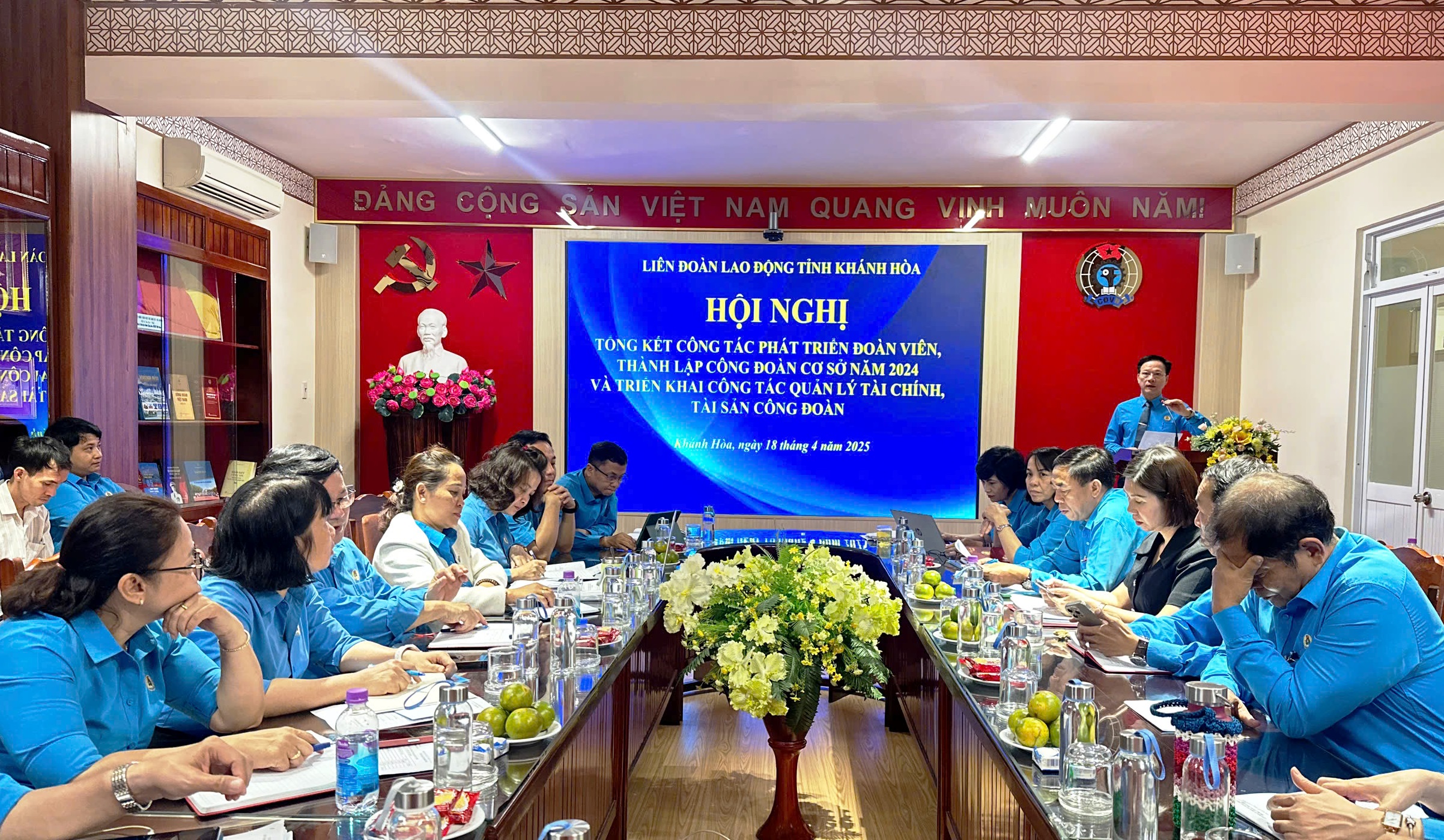LĐLĐ Khánh Hòa phấn đấu kết nạp 20.000 đoàn viên mới - Ảnh 1.