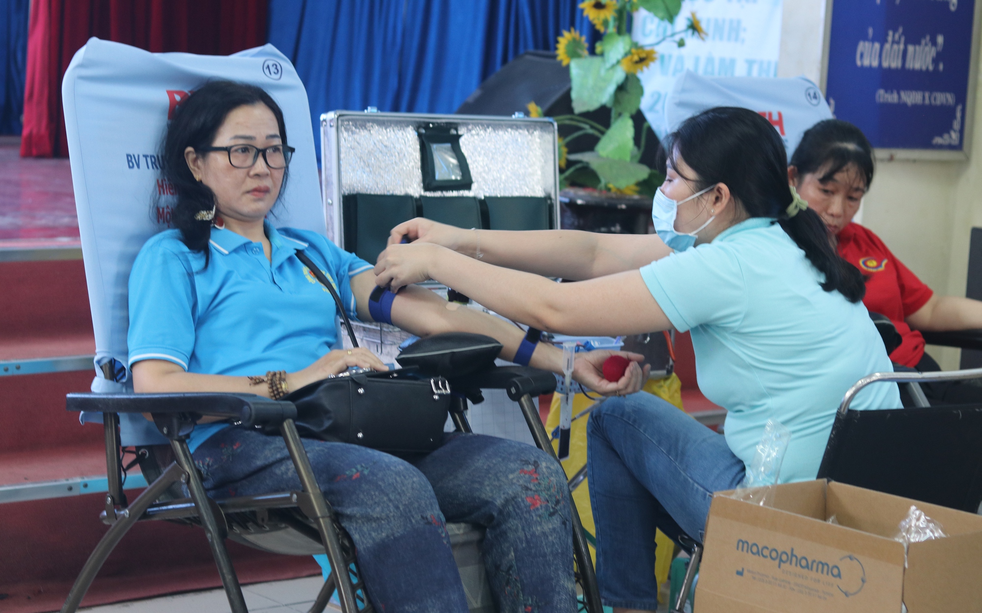 Hơn 150 CNVC-LĐ tham gia hiến máu tình nguyện chào mừng Tháng Công nhân