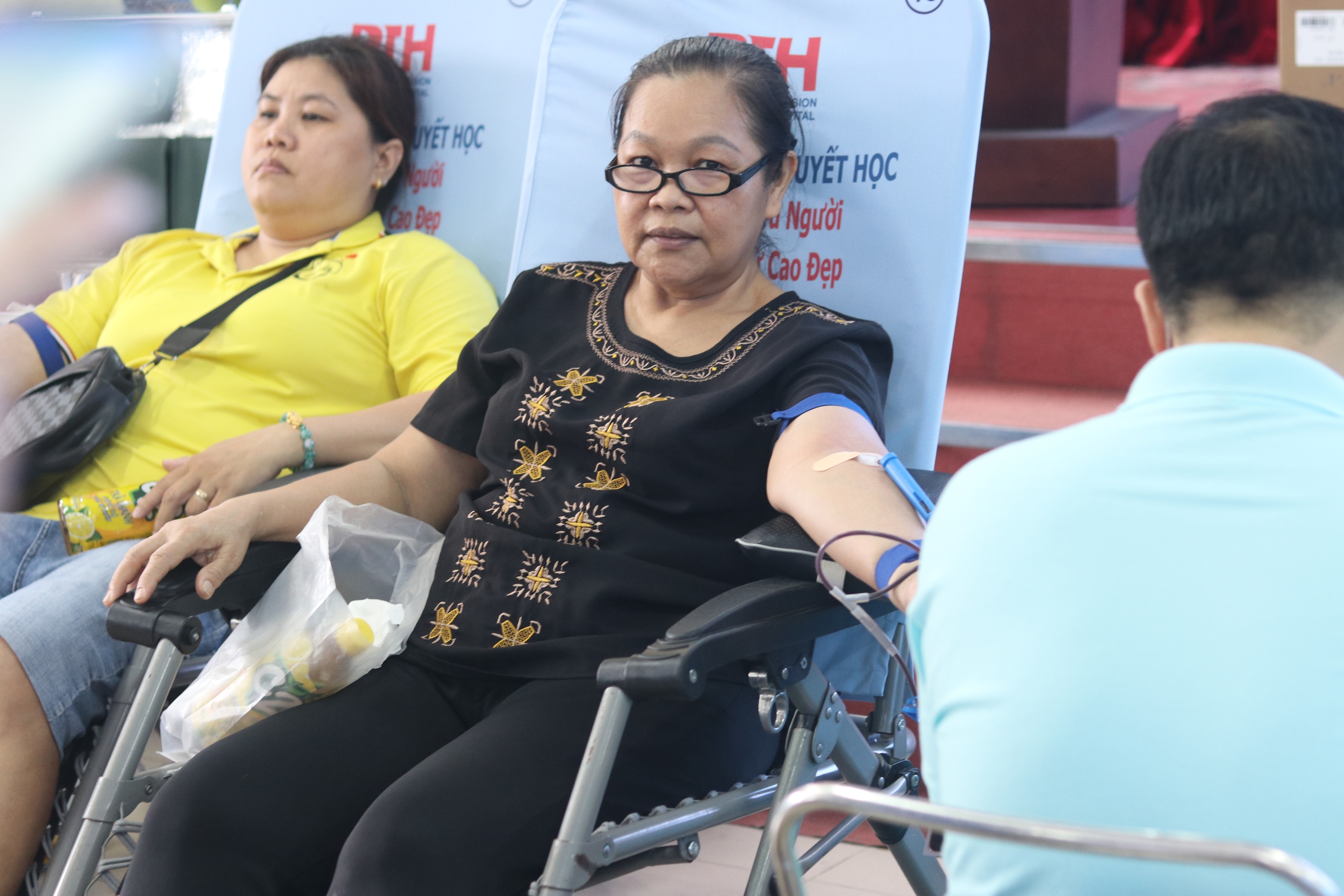 Hơn 150 CNVC-LĐ tham gia hiến m&aacute;u t&igrave;nh nguyện ch&agrave;o mừng Th&aacute;ng C&ocirc;ng nh&acirc;n- Ảnh 6.