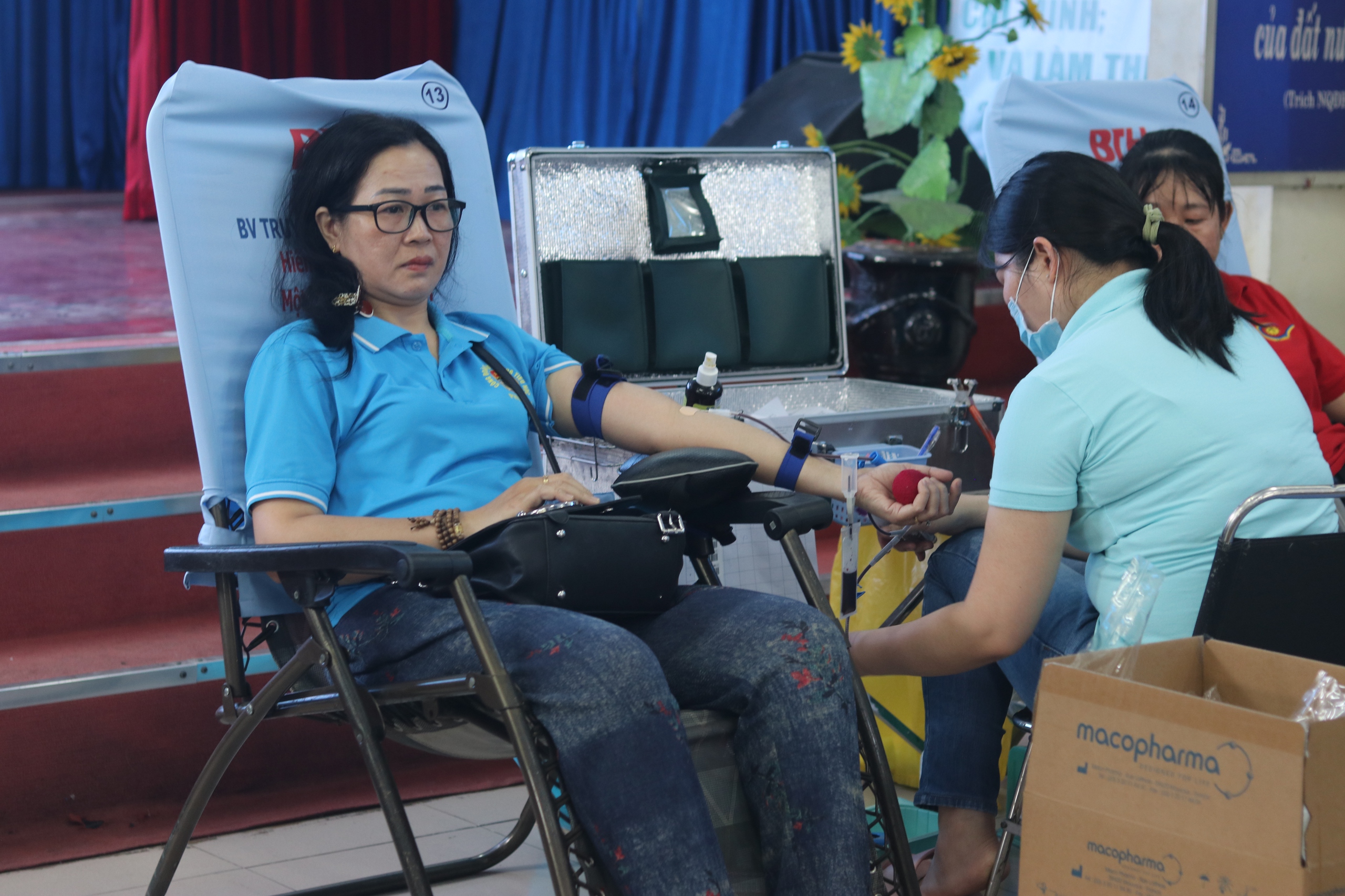 Hơn 150 CNVC-LĐ tham gia hiến m&aacute;u t&igrave;nh nguyện ch&agrave;o mừng Th&aacute;ng C&ocirc;ng nh&acirc;n- Ảnh 1.