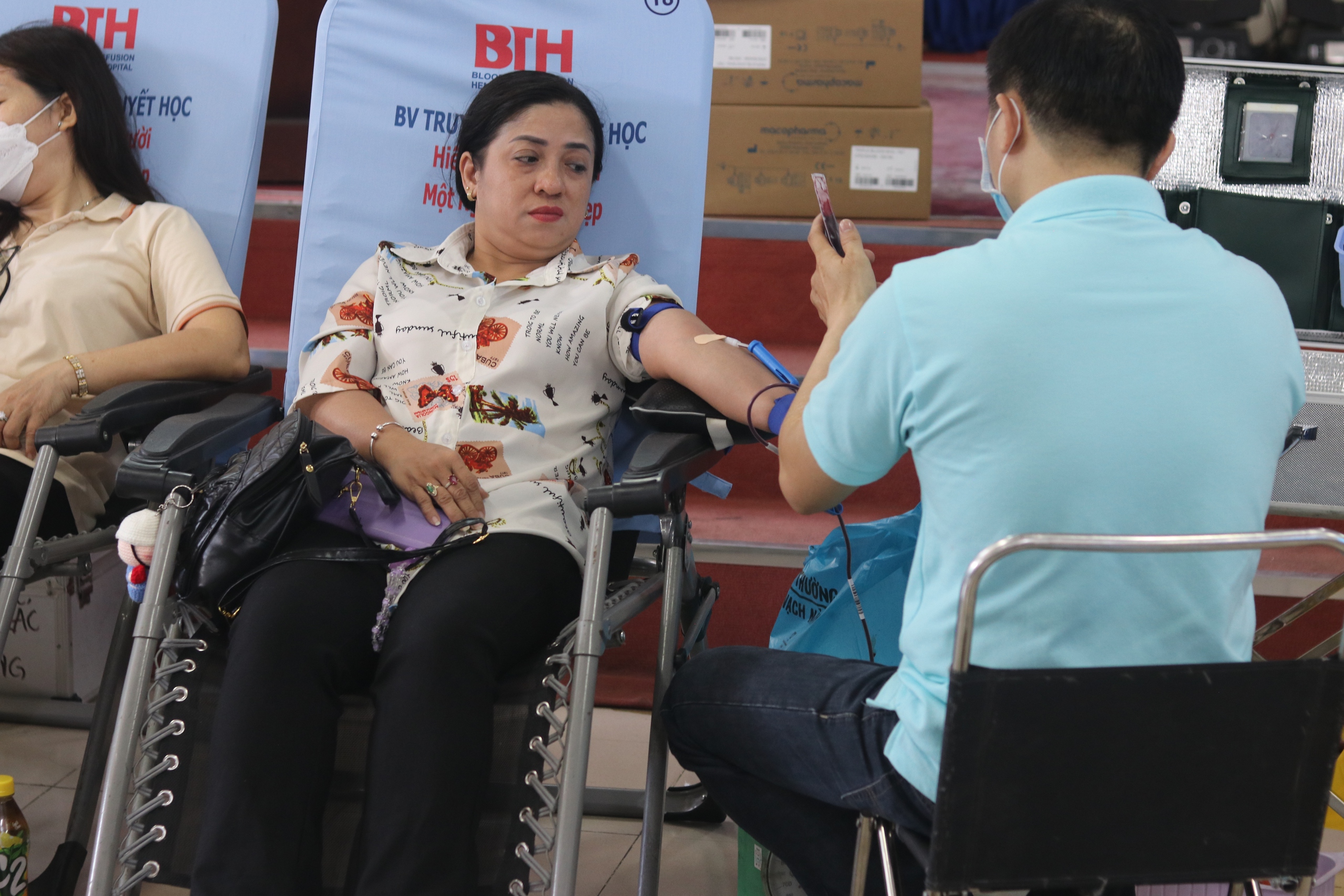 Hơn 150 CNVC-LĐ tham gia hiến m&aacute;u t&igrave;nh nguyện ch&agrave;o mừng Th&aacute;ng C&ocirc;ng nh&acirc;n- Ảnh 4.