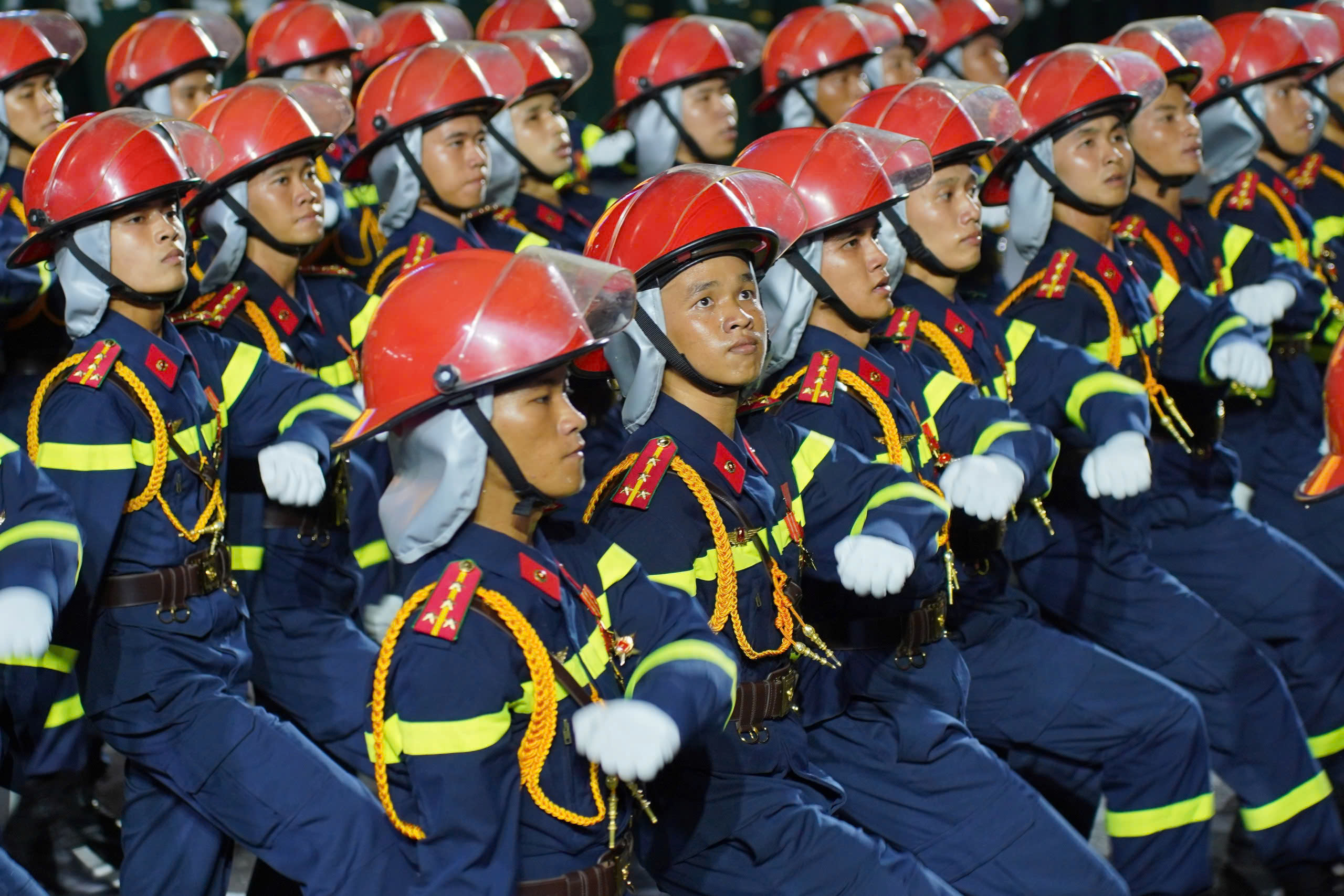 Th&ocirc;ng điệp h&agrave;o h&ugrave;ng được gửi đi từ mỗi khối diễu binh, diễu h&agrave;nh- Ảnh 15.