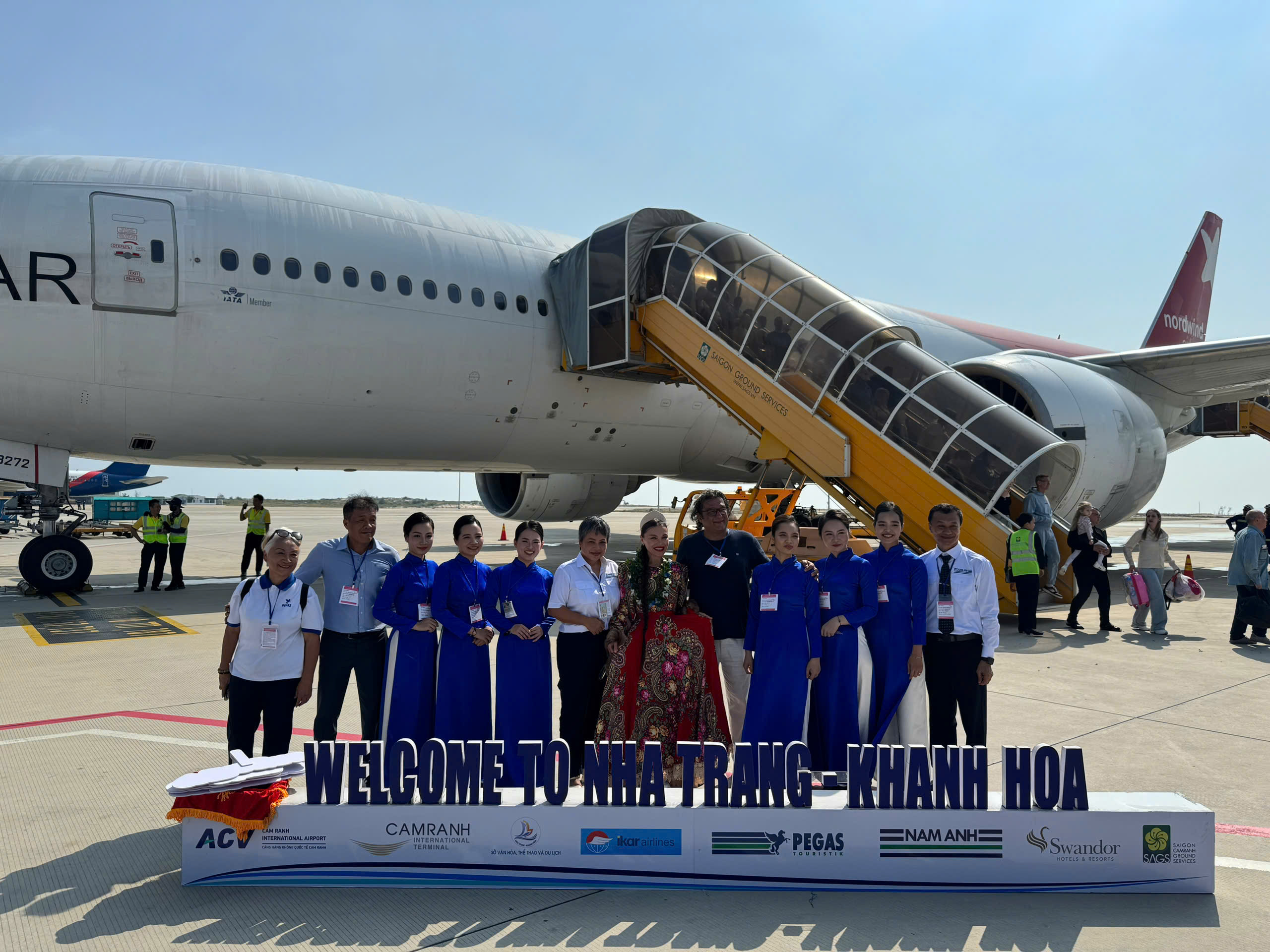 Kh&aacute;nh H&ograve;a đ&oacute;n chuyến bay thẳng từ v&ugrave;ng Khabarovsk - Nga - Ảnh 1.