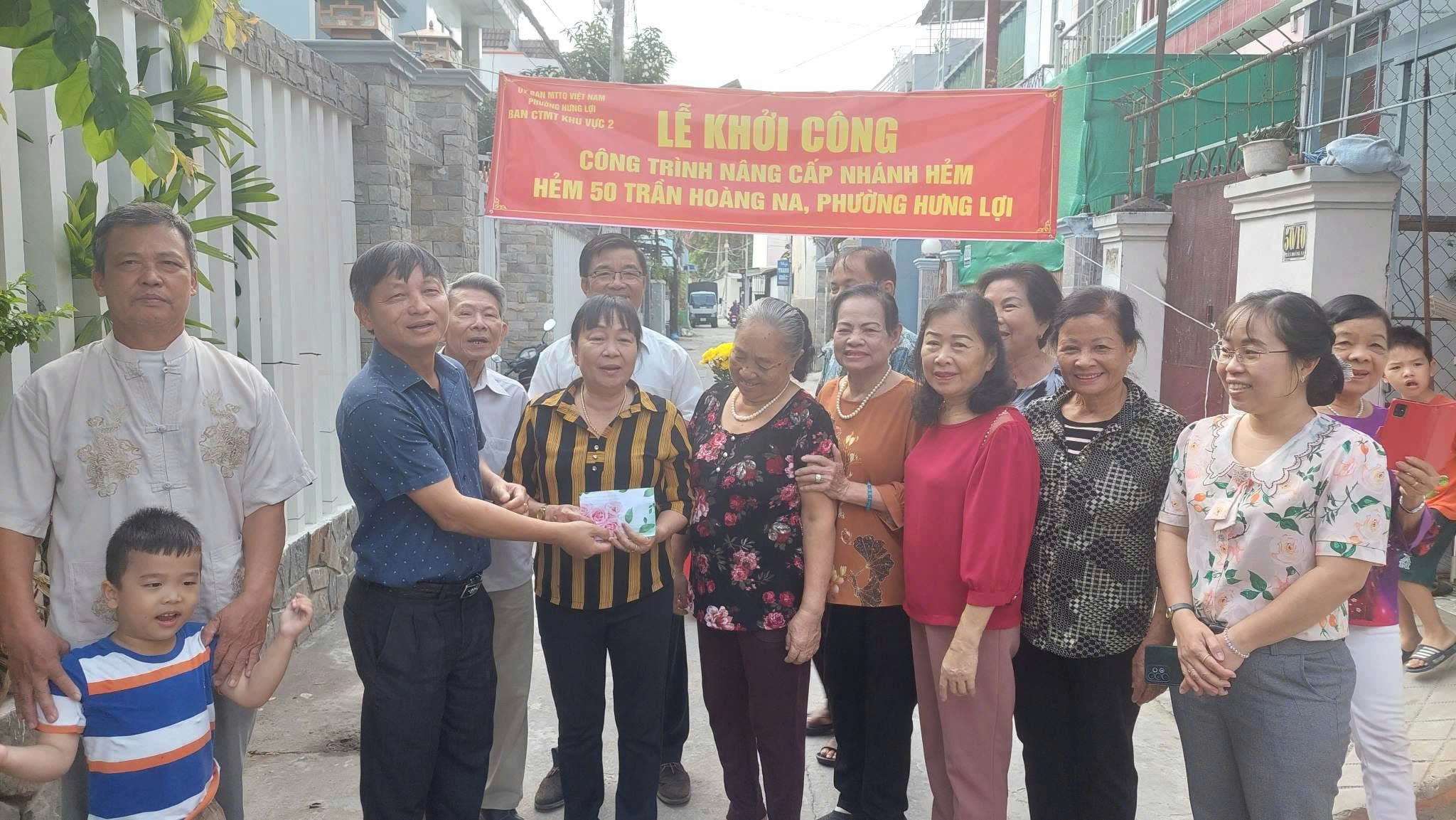 Cuộc thi viết "Lòng tốt quanh ta": Nữ nhà thơ hết mình vì cộng đồng- Ảnh 2.