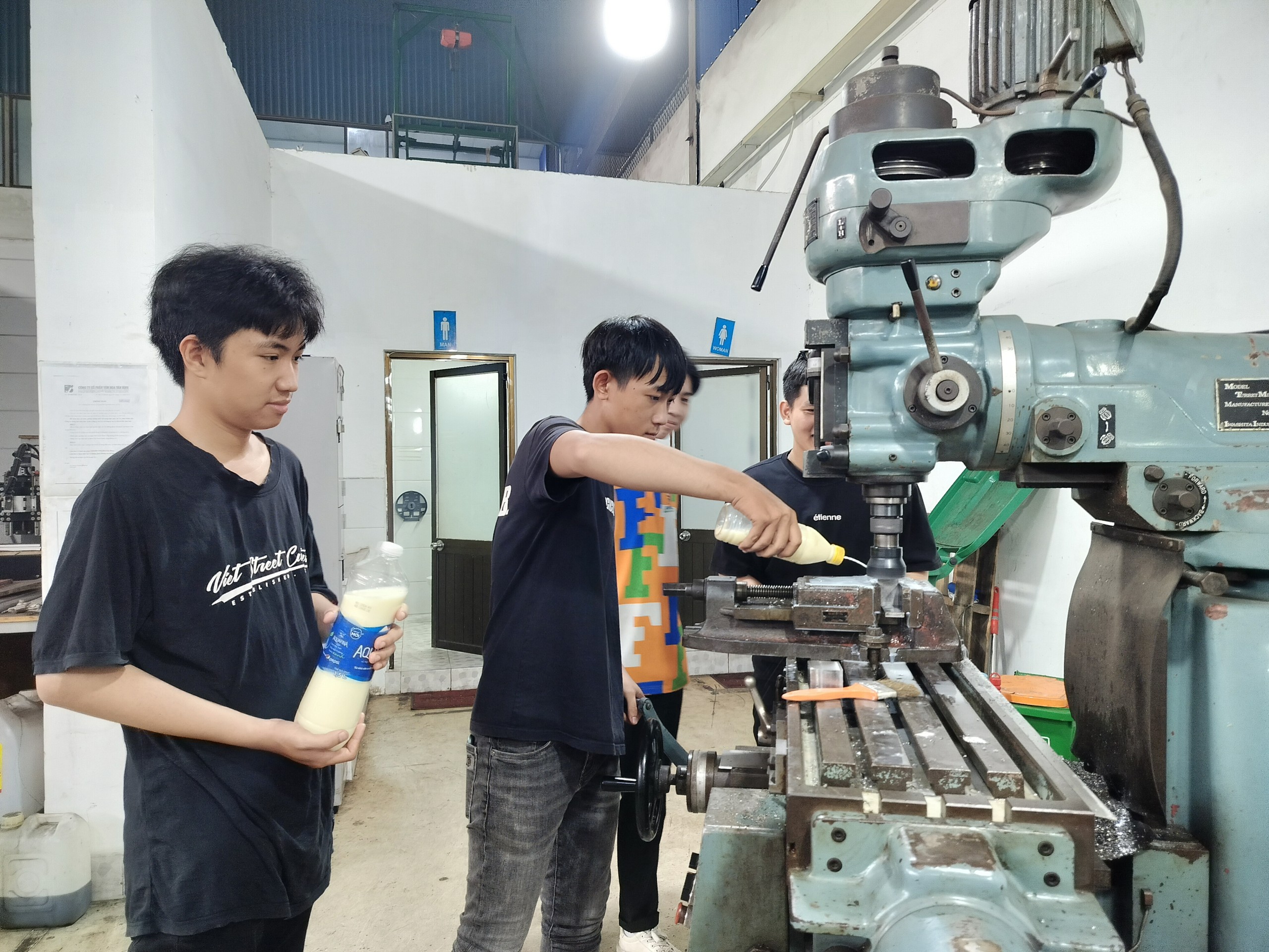 Có nên "kèm" người mới?- Ảnh 1.