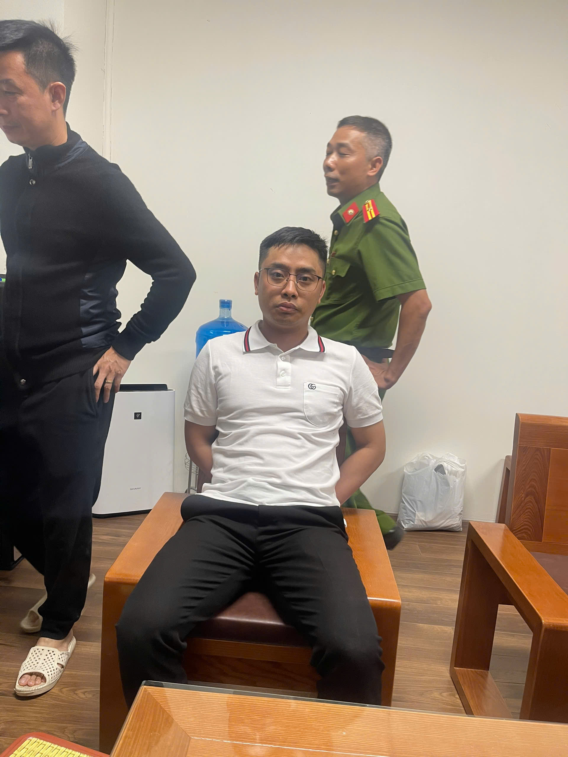 Đ&atilde; bắt B&ugrave;i Đ&igrave;nh Kh&aacute;nh, đối tượng nổ s&uacute;ng khiến thiếu t&aacute; c&ocirc;ng an hy sinh- Ảnh 1.
