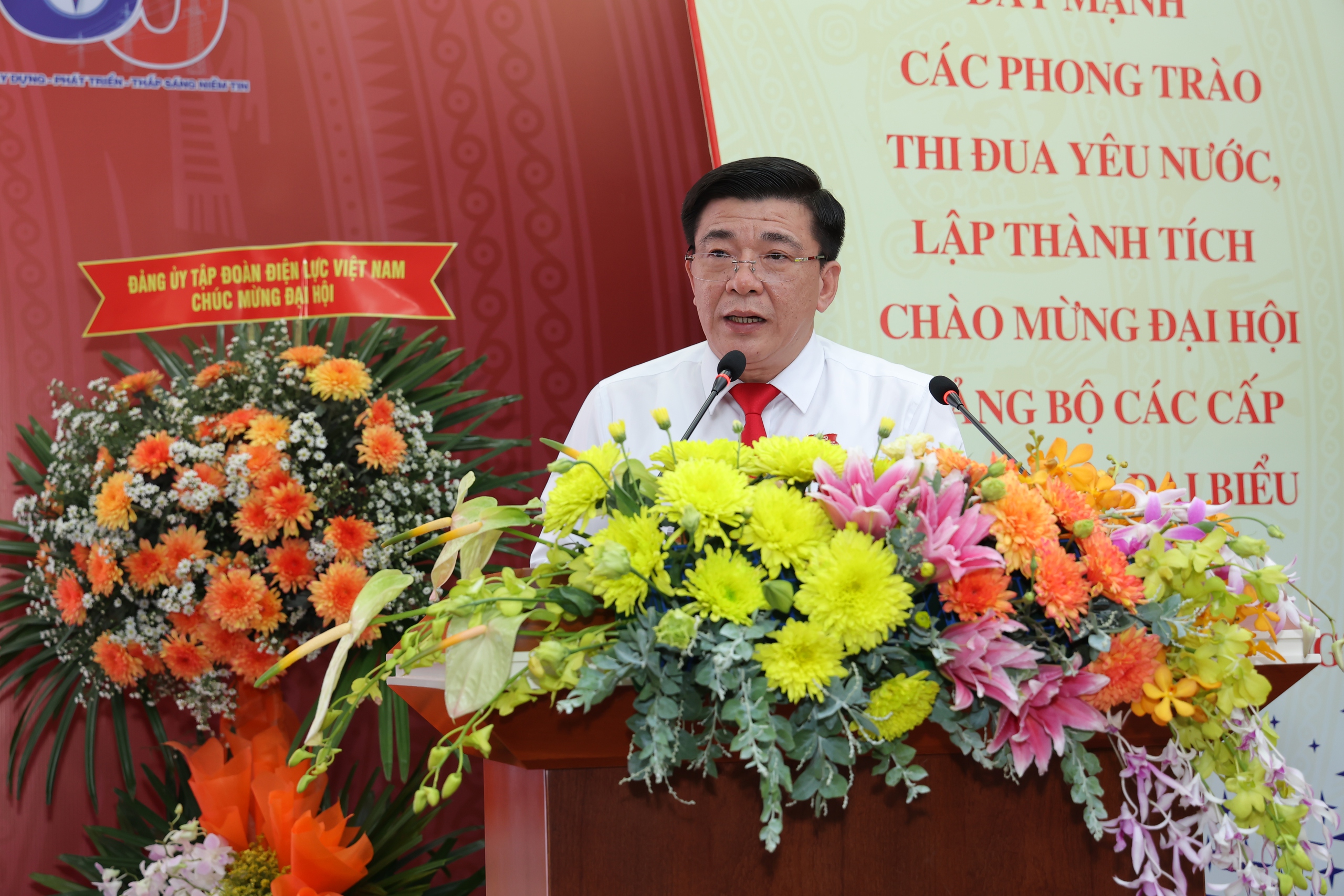 &Ocirc;ng L&ecirc; Văn Trang tiếp tục được t&iacute;n nhiệm giữ chức B&iacute; thư Đảng ủy EVNSPC- Ảnh 1.