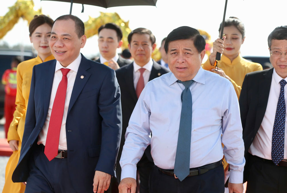 Phó Thủ tướng Nguyễn Chí Dũng dự lễ khởi công dự án khu đô thị du lịch lấn biển Cần Giờ. Ảnh: HOÀNG TRIỀU